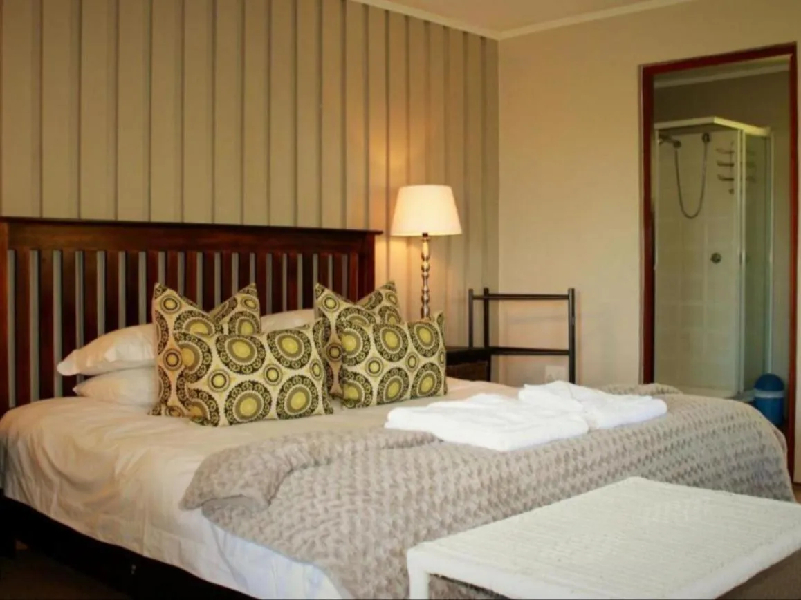 Bed in Midlands Forest Lodge