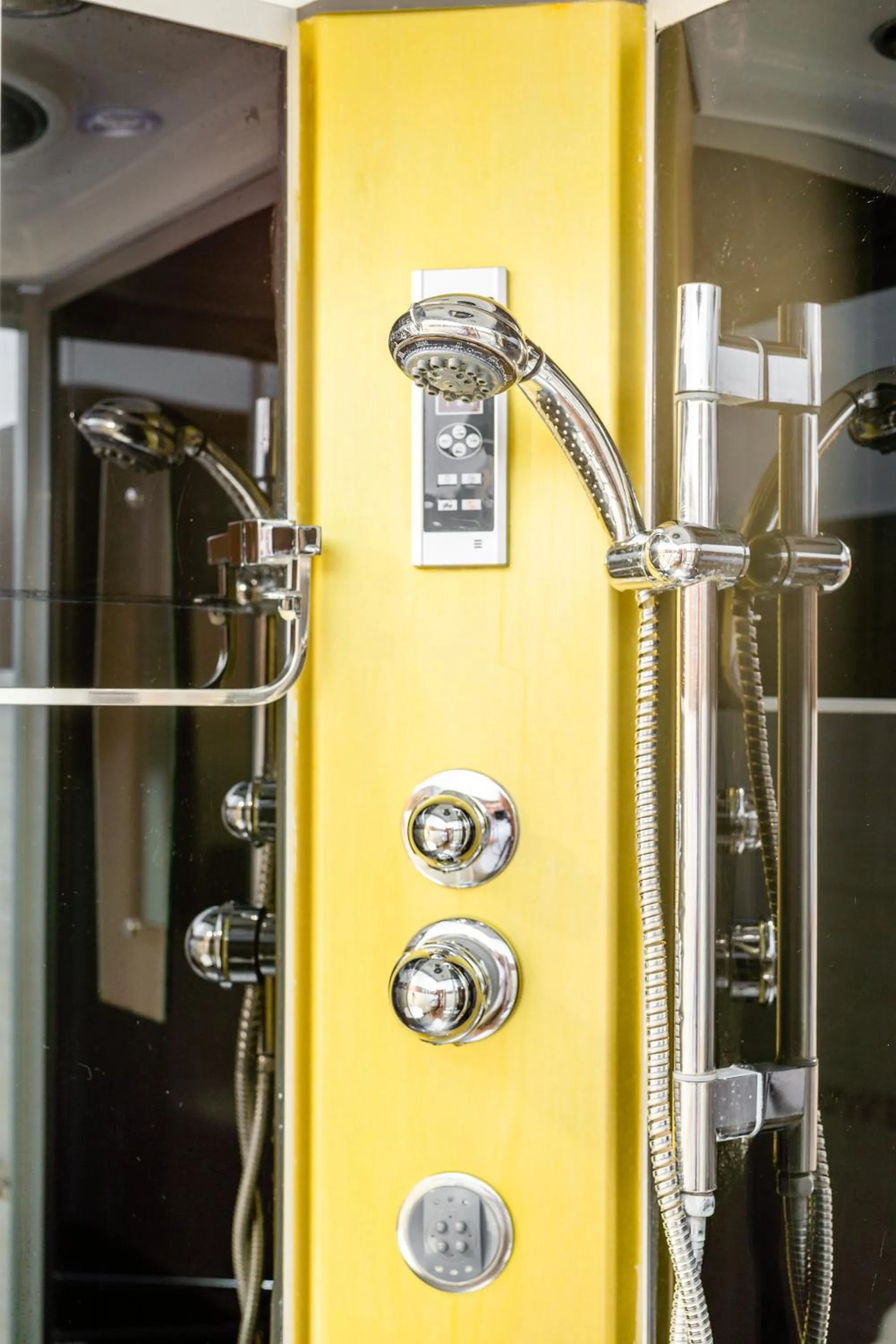 Shower in Dreams Roma B&B