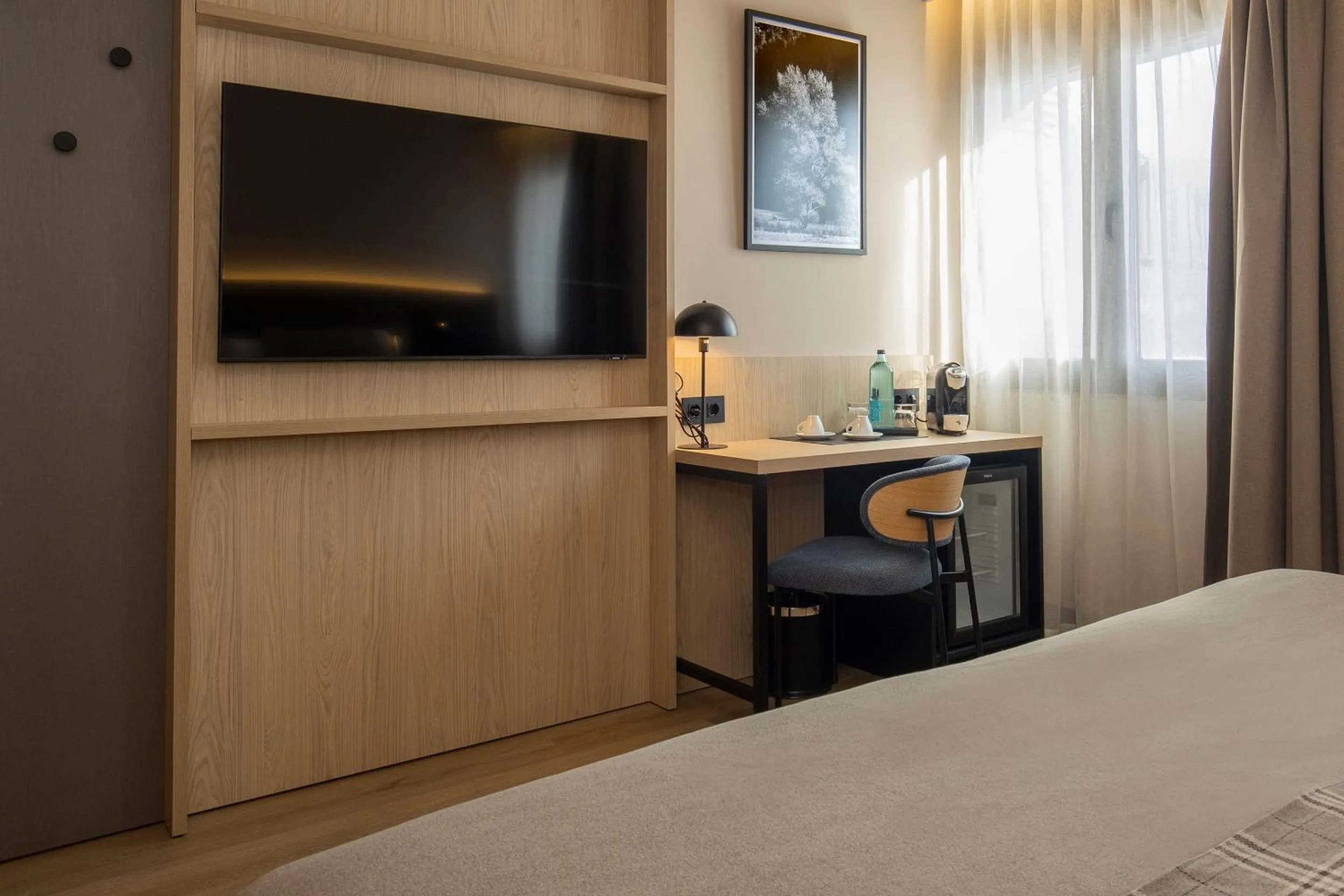 Bedroom, Bed in Hotel Màgic Pas by Nexta