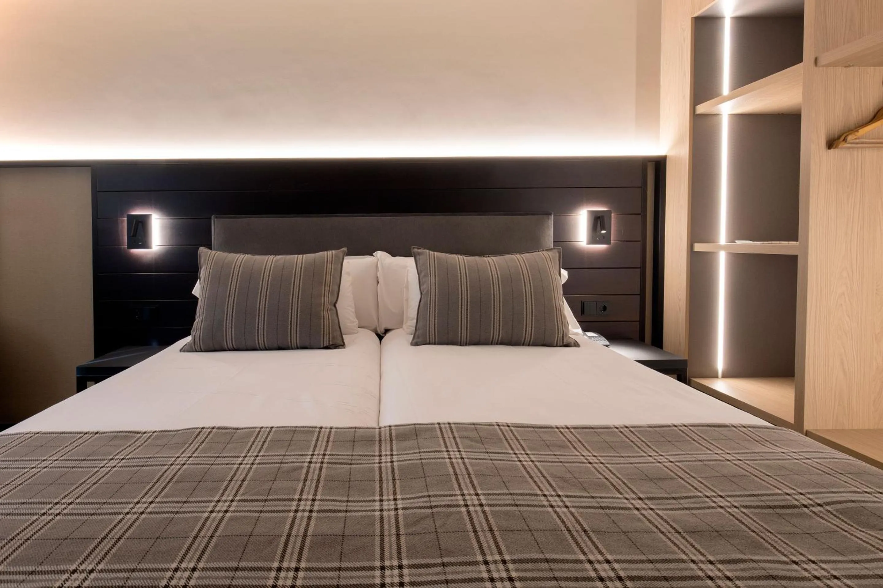 Bedroom, Bed in Hotel Màgic Pas by Nexta