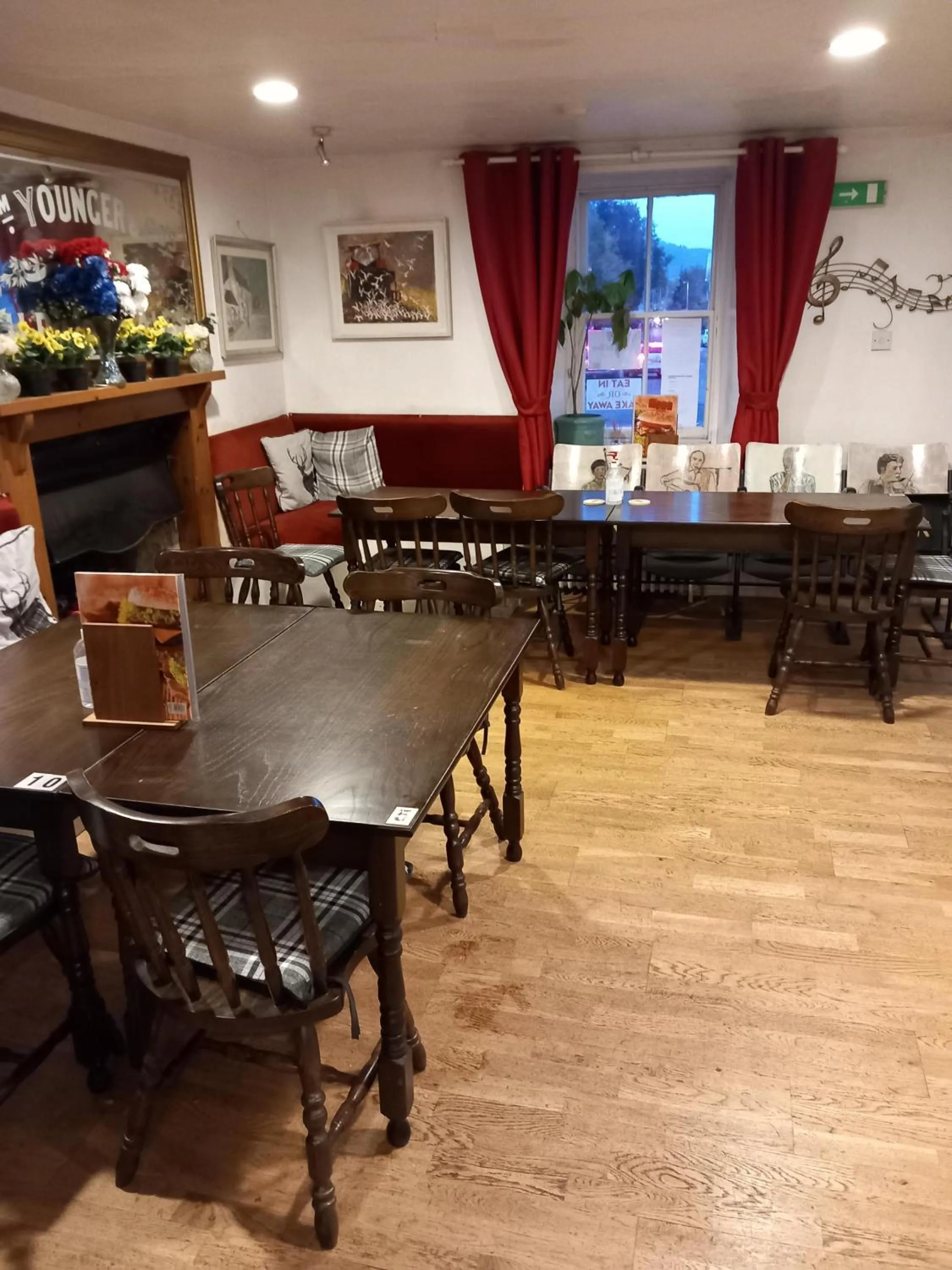 Dining area in Aberdeen Arms Hotel Tarland