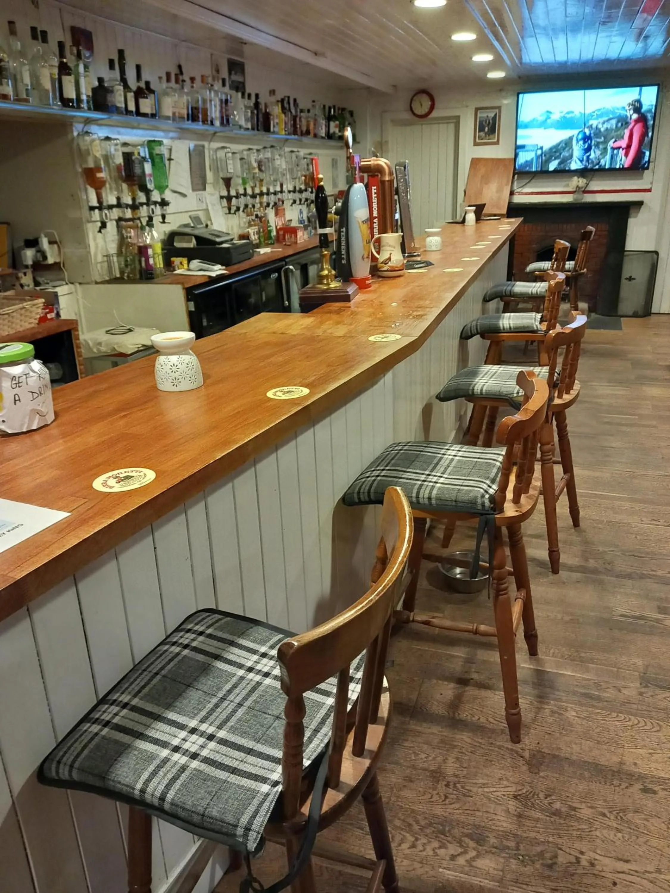 Lounge or bar in Aberdeen Arms Hotel Tarland