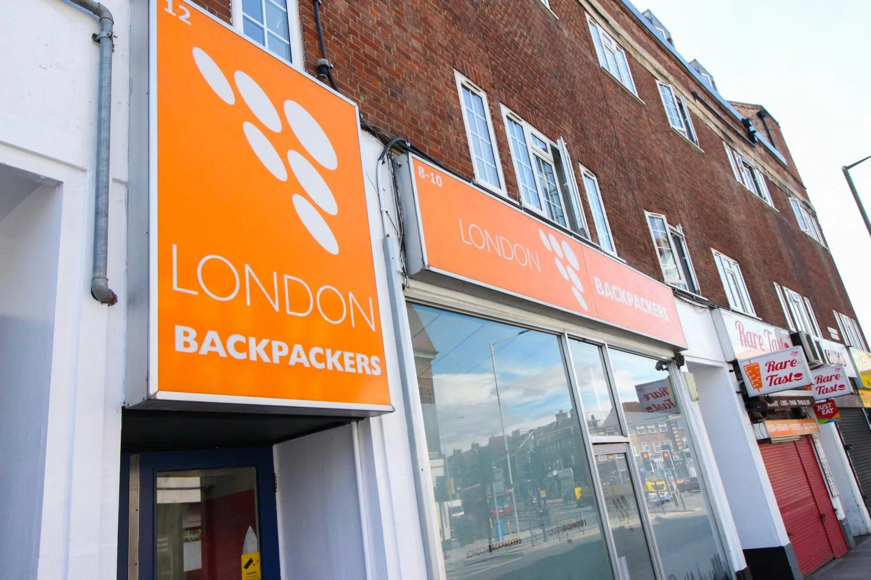 Property building in London Backpackers Youth Hostel 18 - 35 Years Old Only