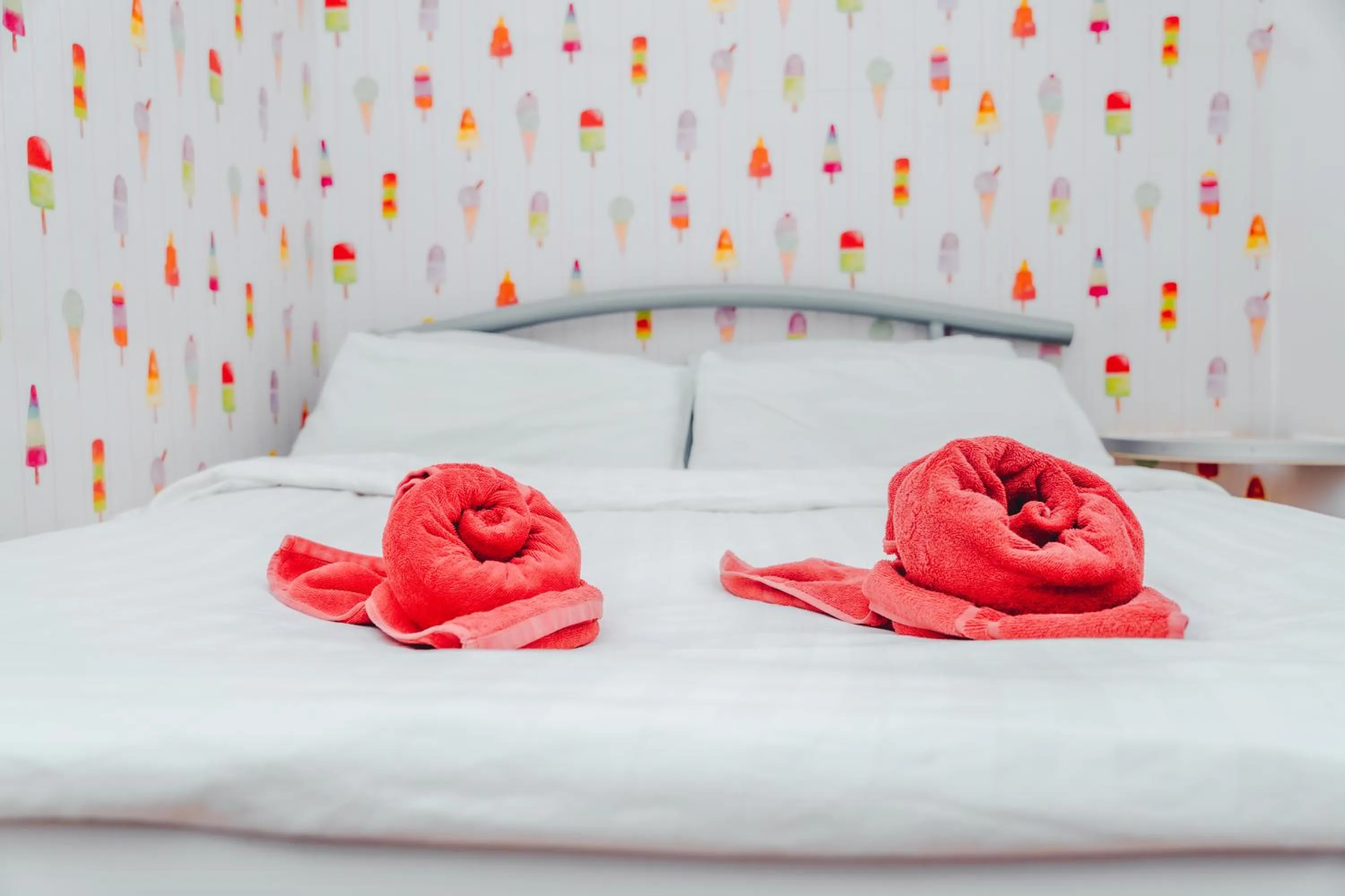 Bedroom, Bed in London Backpackers Youth Hostel 18 - 35 Years Old Only