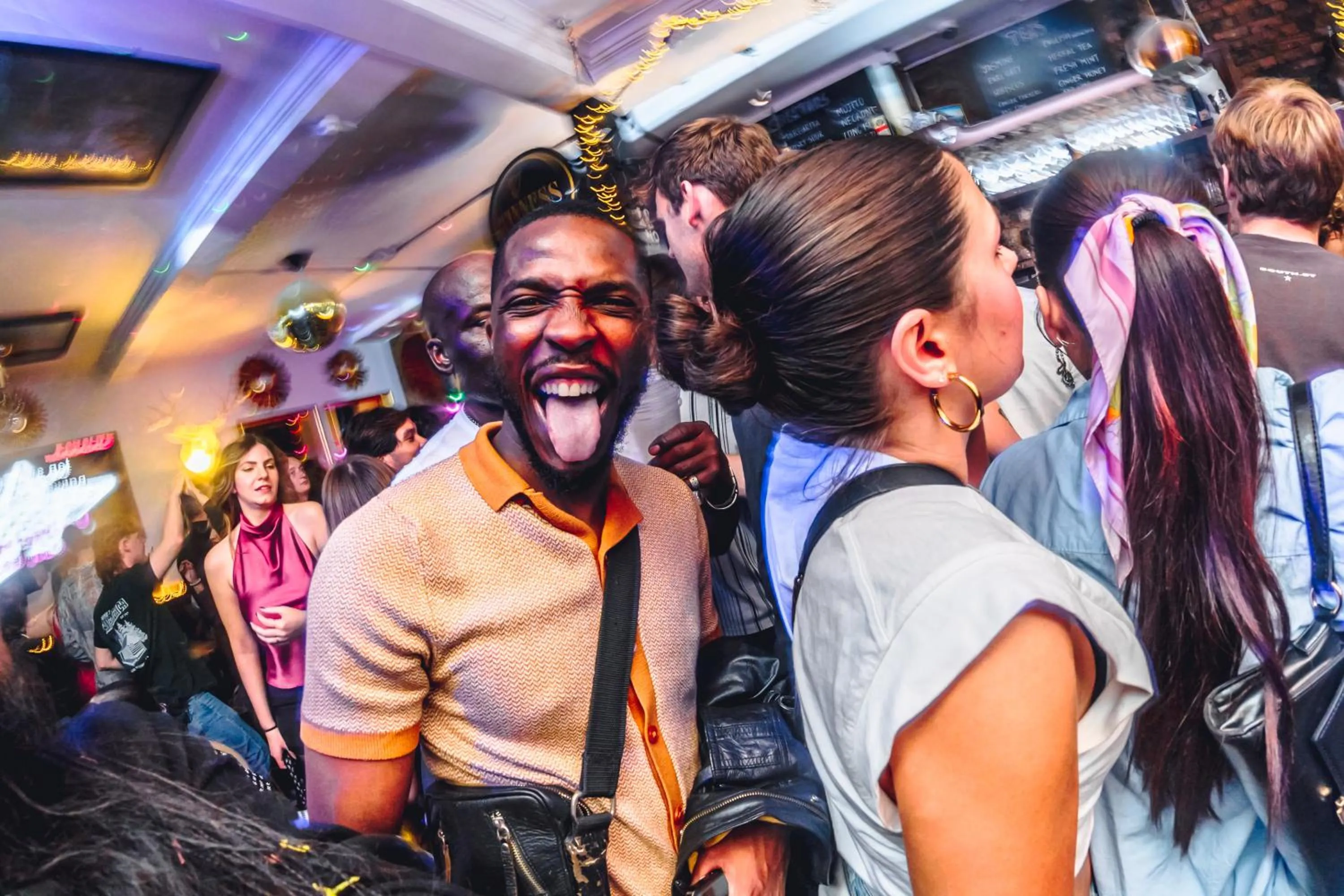 Drinks in London Backpackers Youth Hostel 18 - 35 Years Old Only