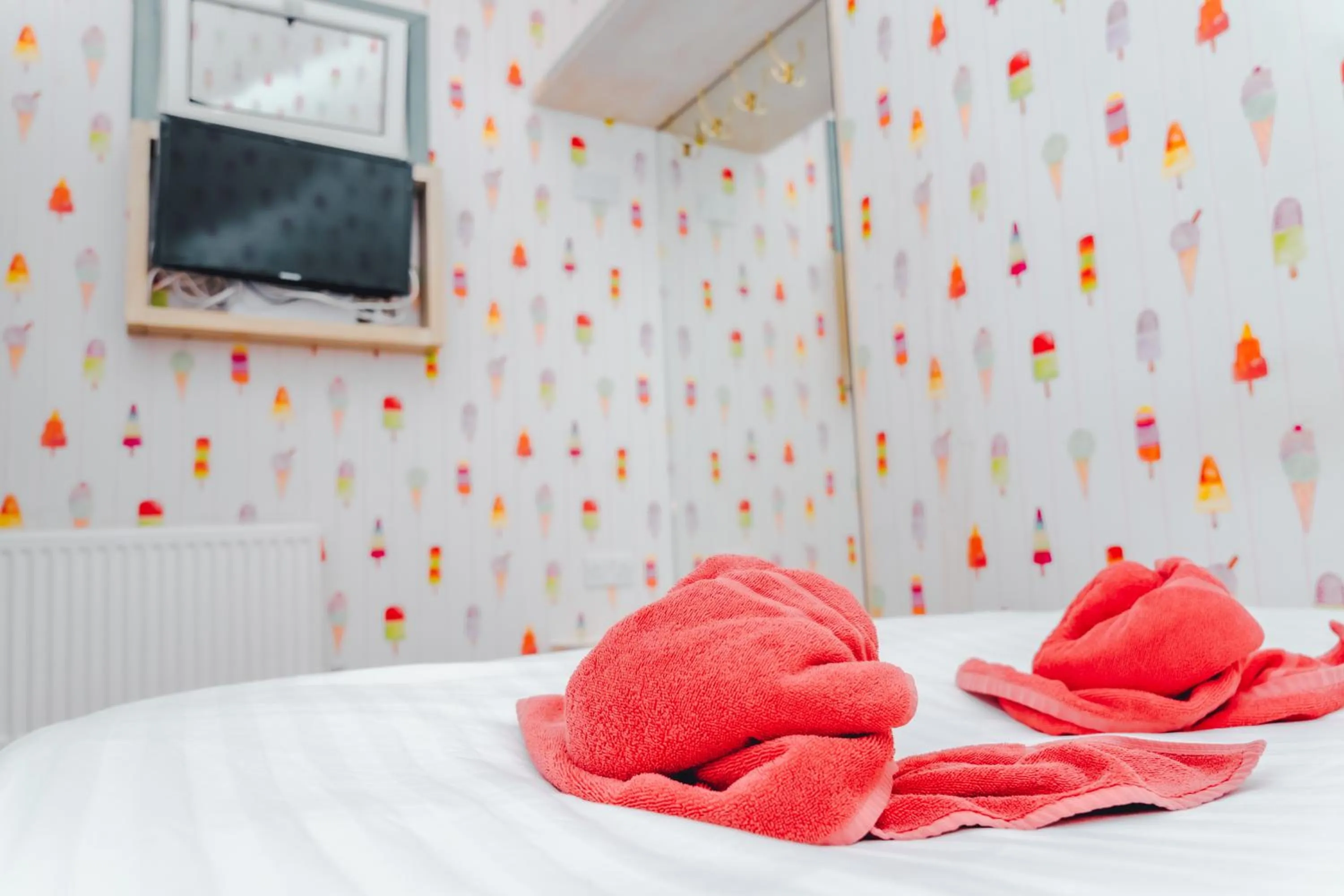 Bedroom, Bed in London Backpackers Youth Hostel 18 - 35 Years Old Only