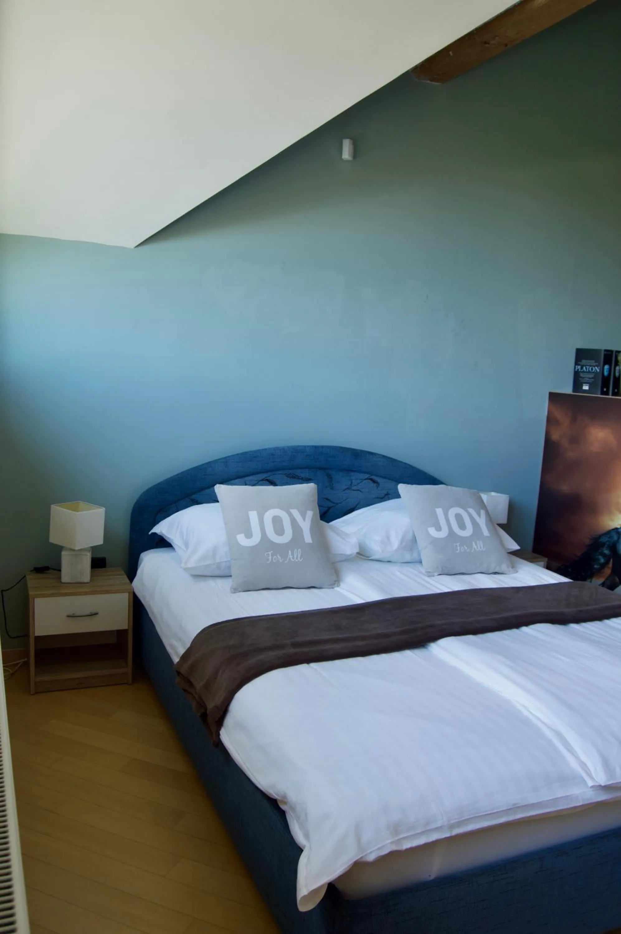 Bed in Rudi Hiti's Guest House