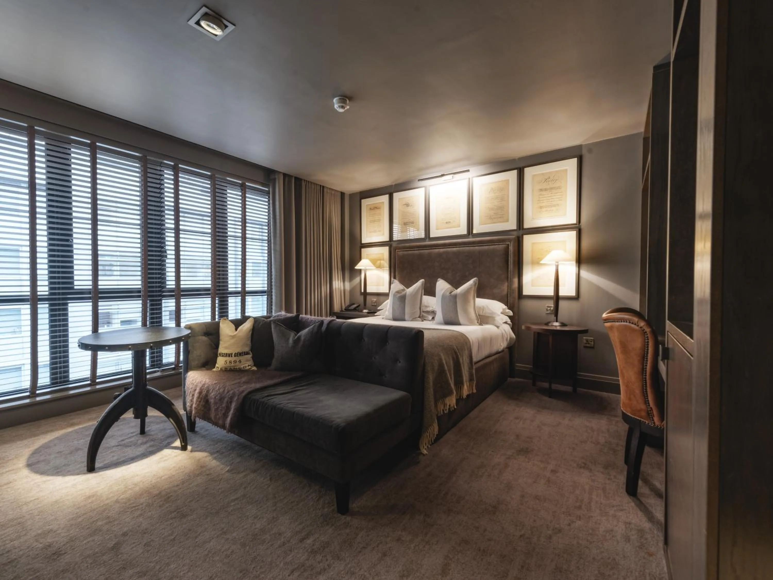 Bed in Dakota Glasgow