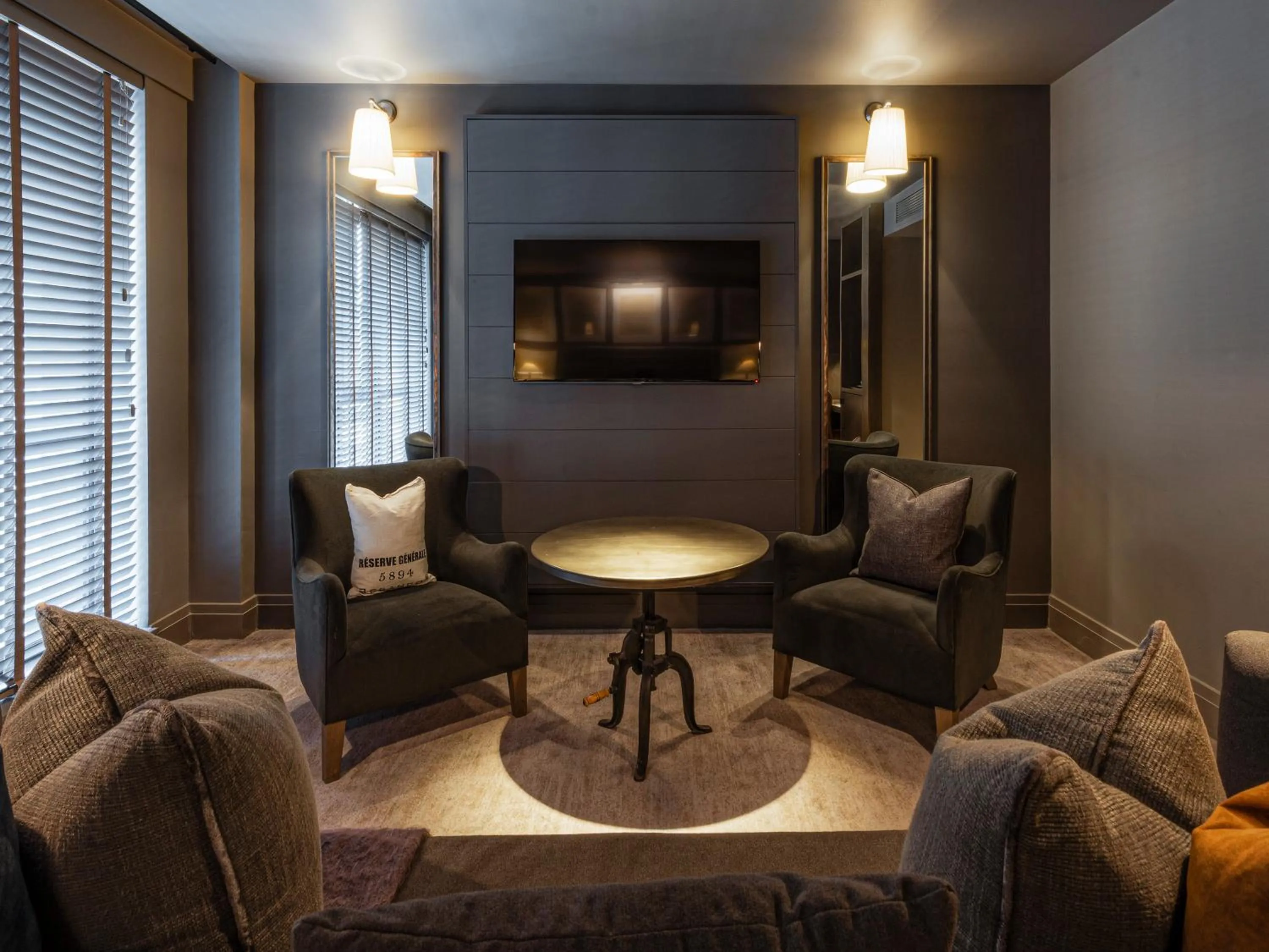 TV and multimedia in Dakota Glasgow