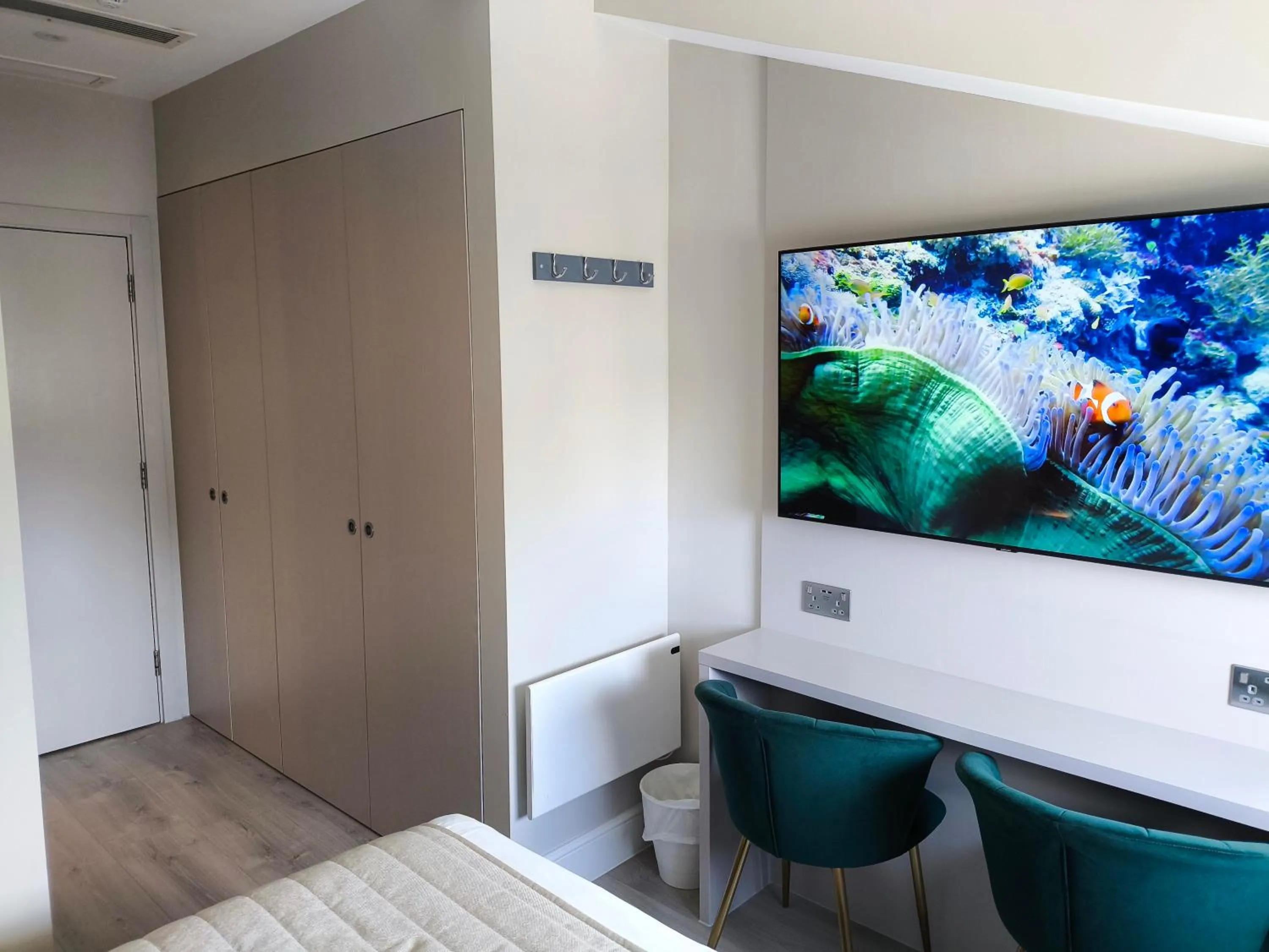 TV and multimedia in NOX Kensington