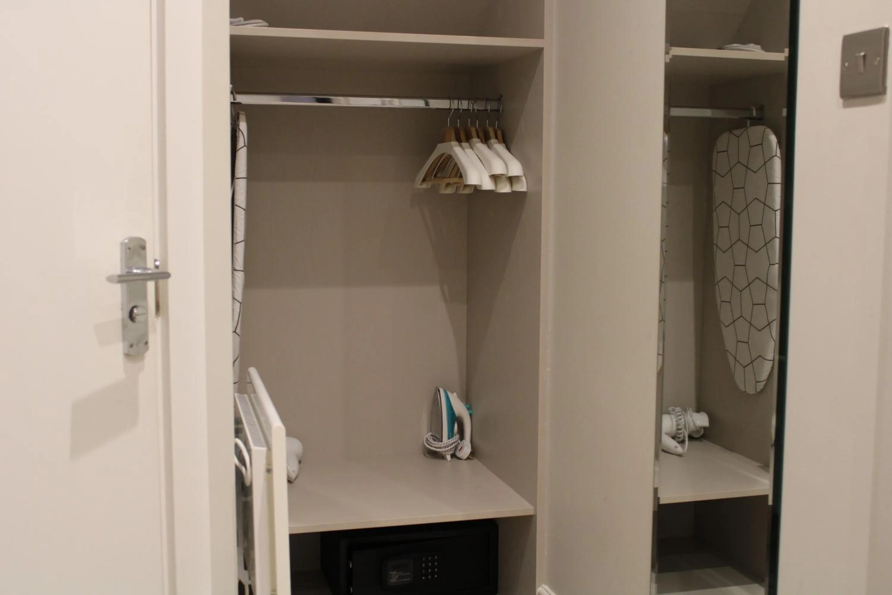 flat iron in NOX Kensington