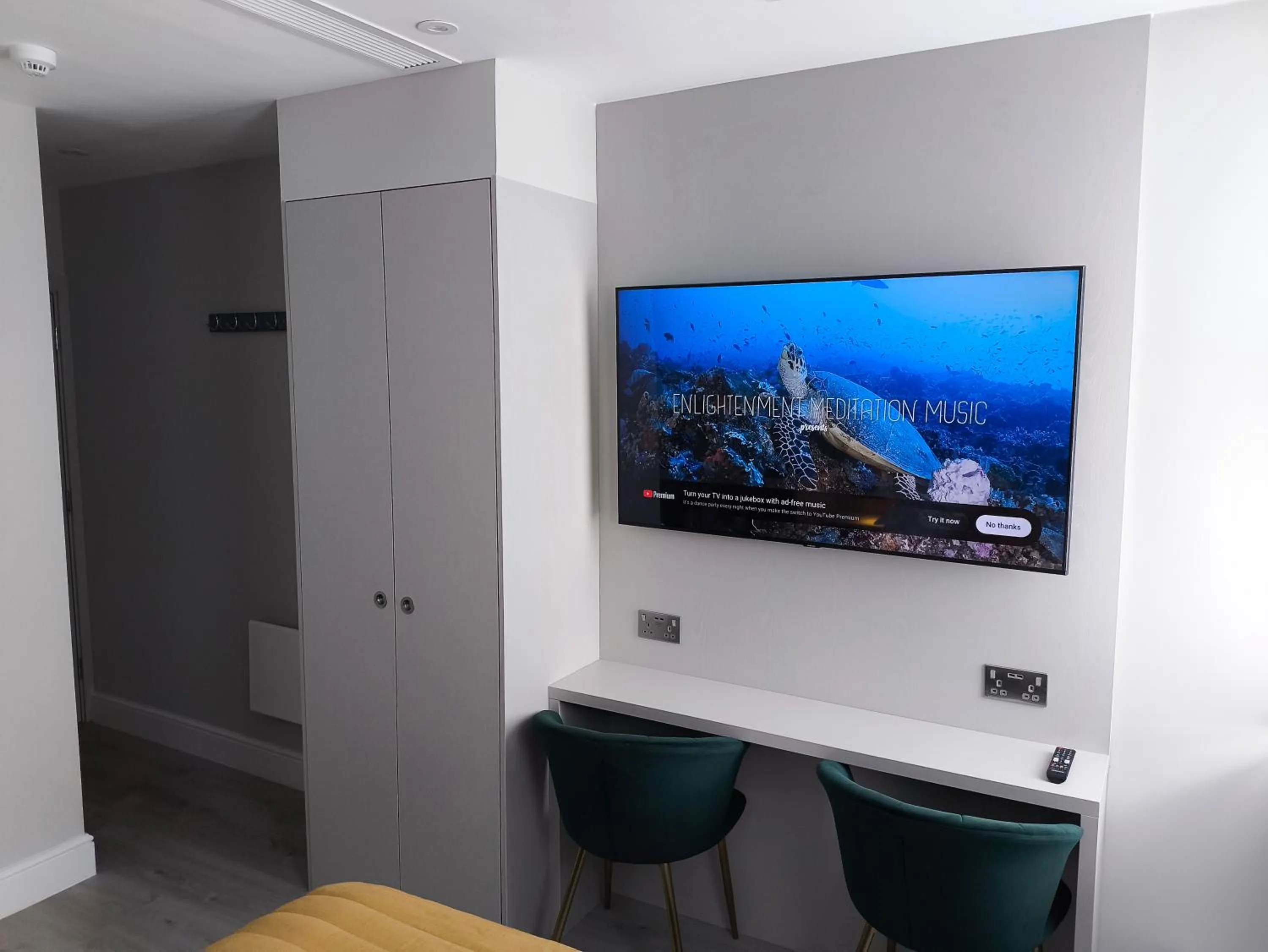 TV and multimedia in NOX Kensington