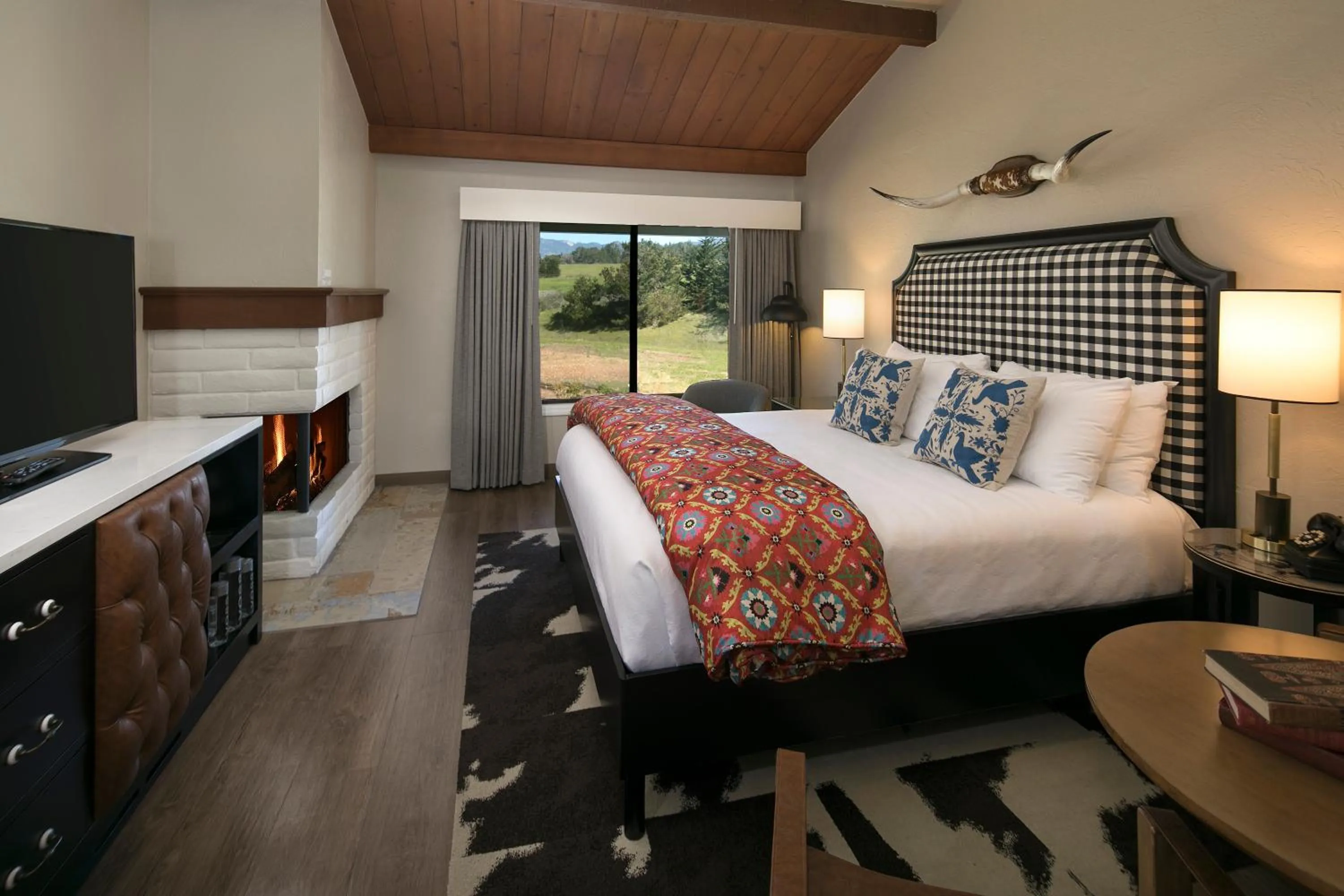 Photo of the whole room, Bed in Oceanpoint Ranch