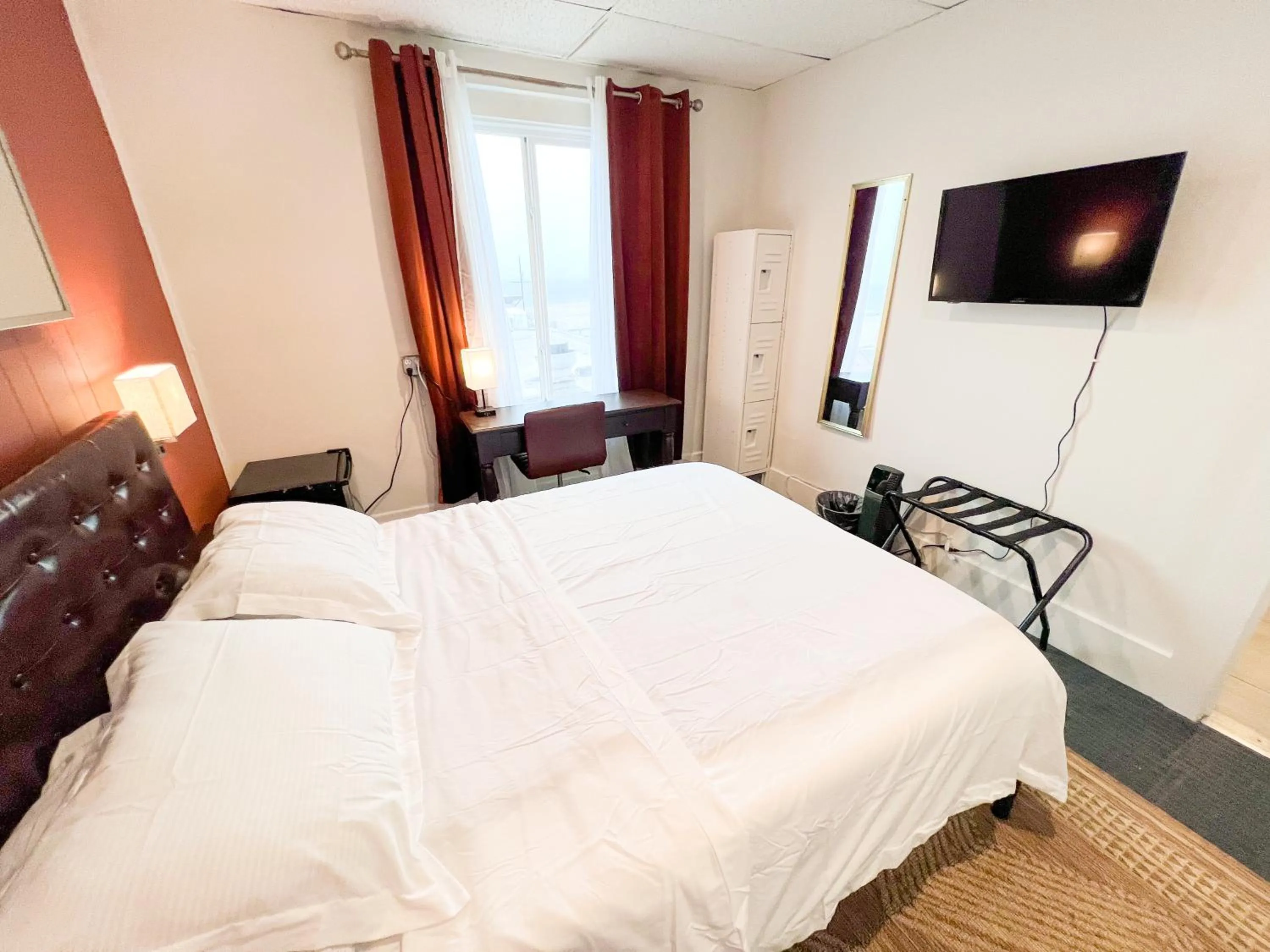 Bedroom in ITH Hermosa Beach Surf Hostel LAX