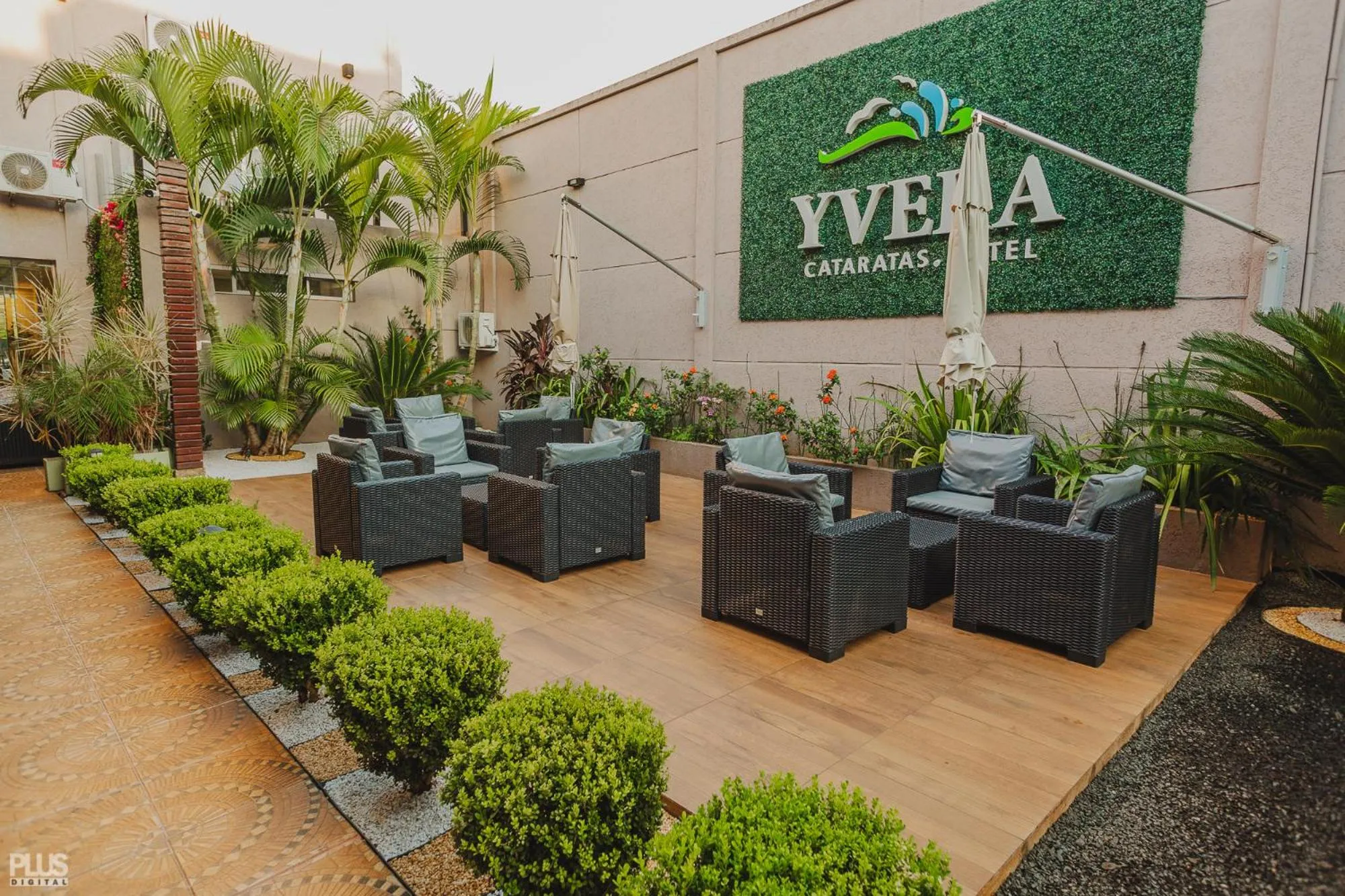 Patio in Hotel Yvera Cataratas