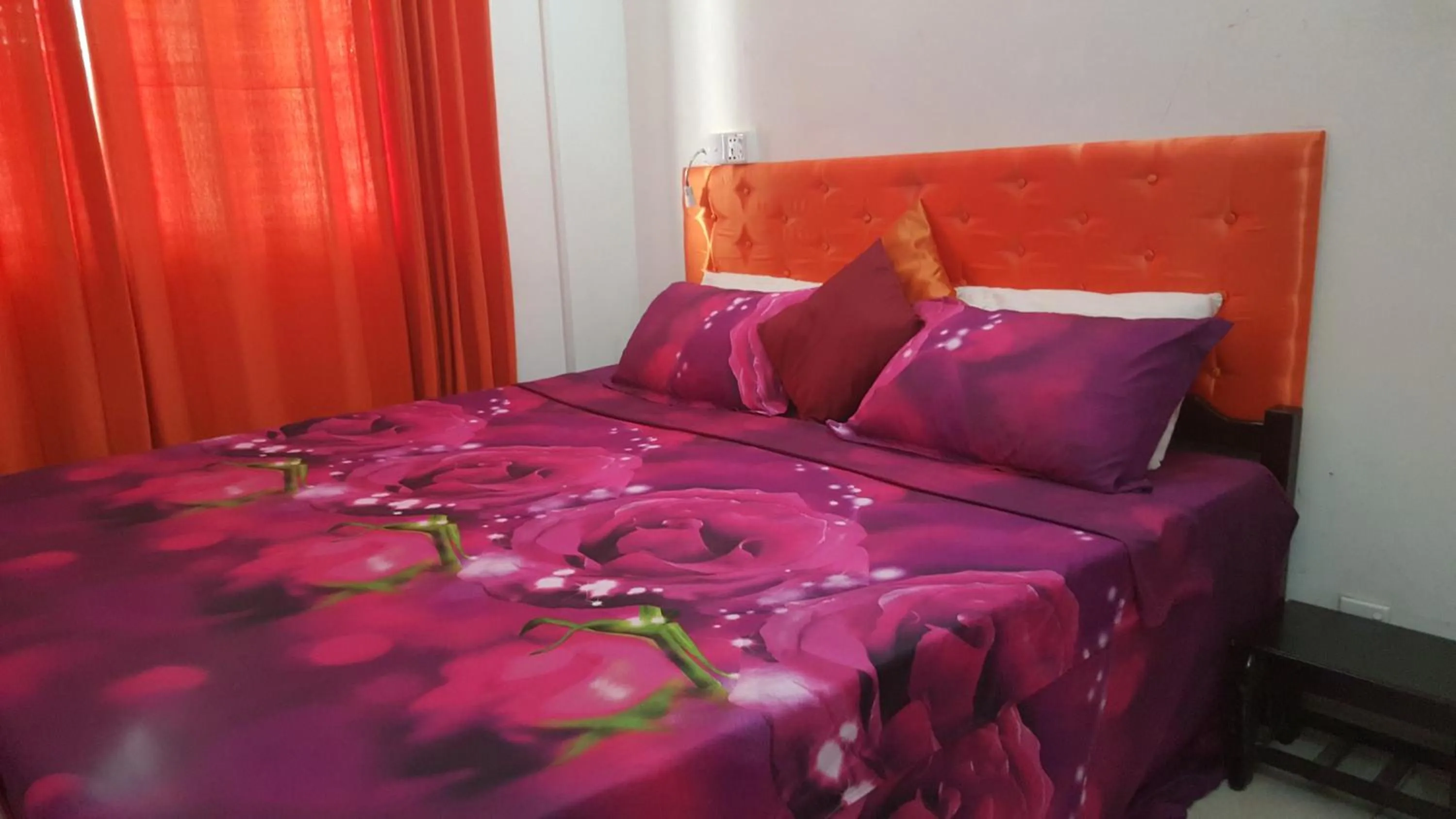 Bedroom, Bed in Thambili Island @ Stubbs