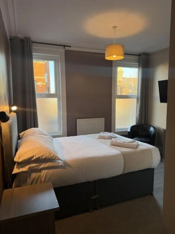 Bed in The Avenue Hotel