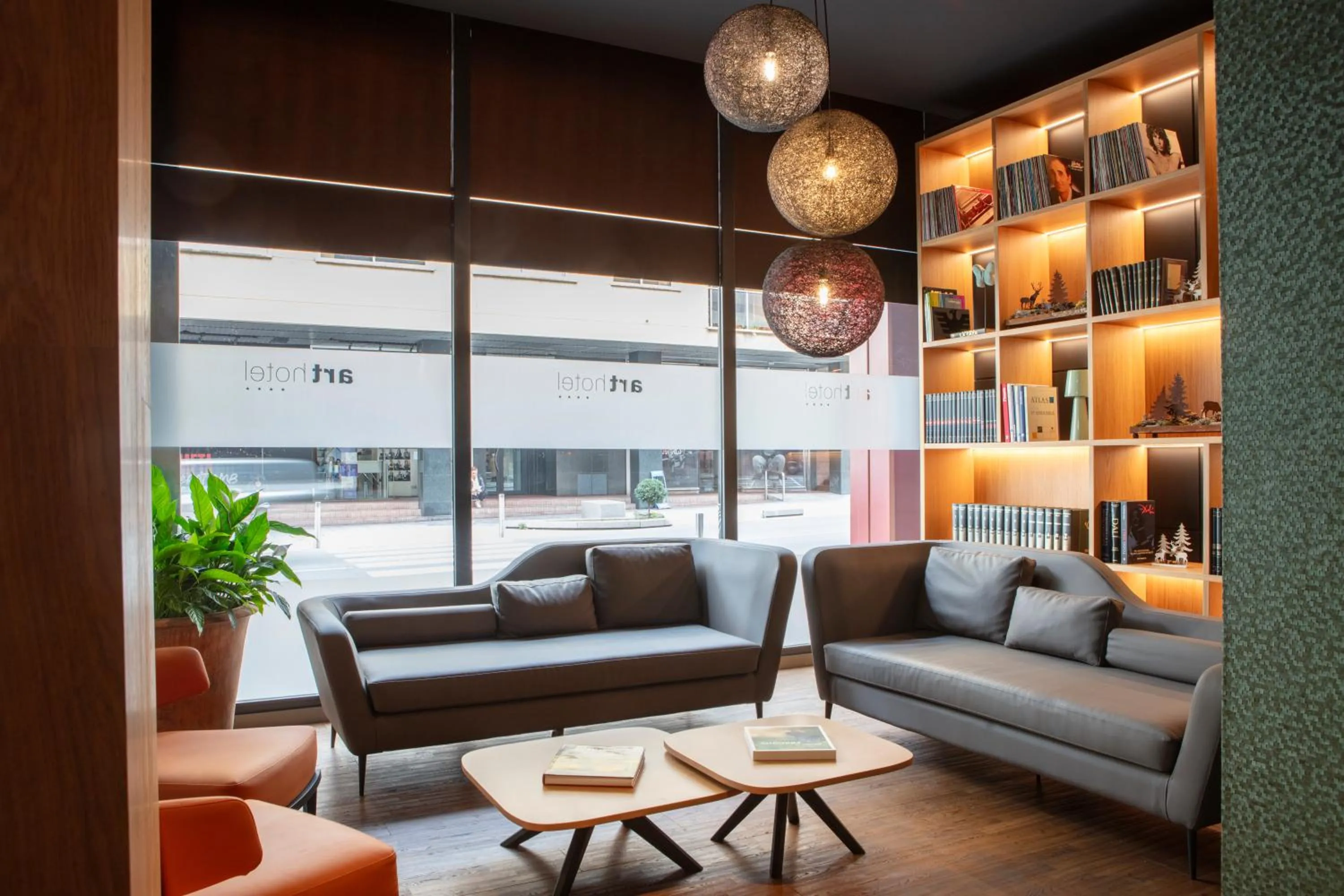 Library in Acta Arthotel