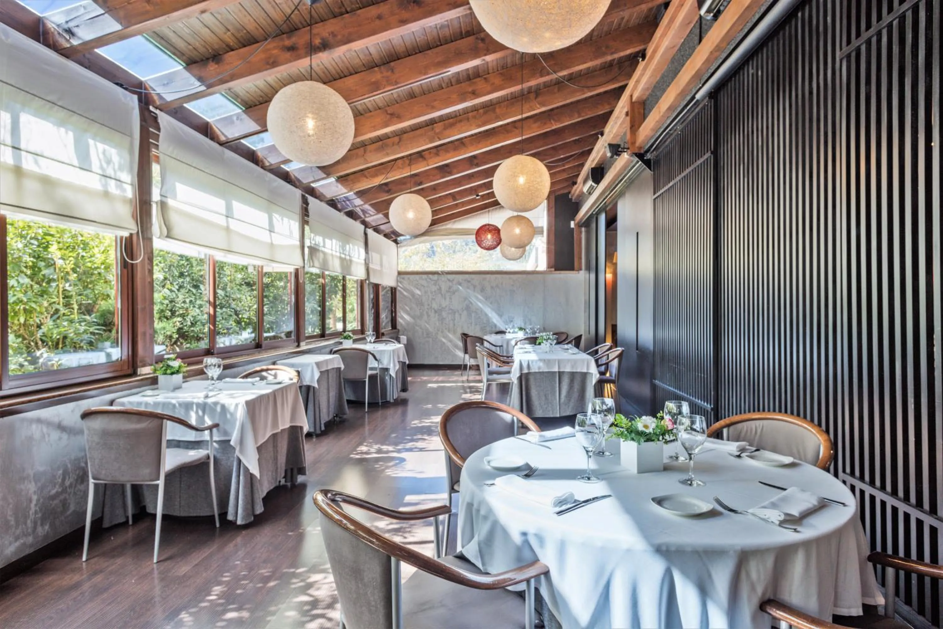 Restaurant/places to eat in Acta Arthotel