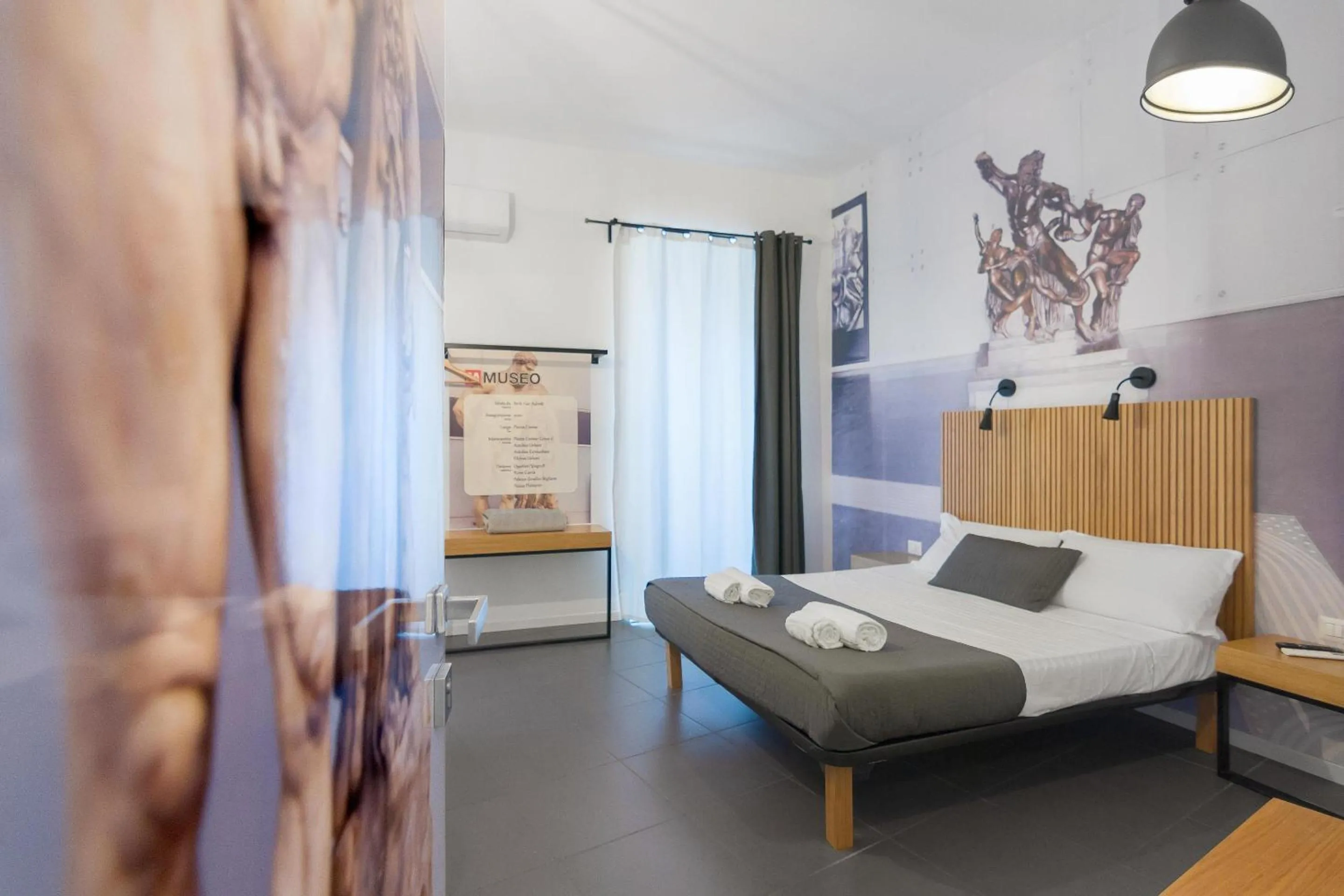 Photo of the whole room, Bed in Maison du La Metro