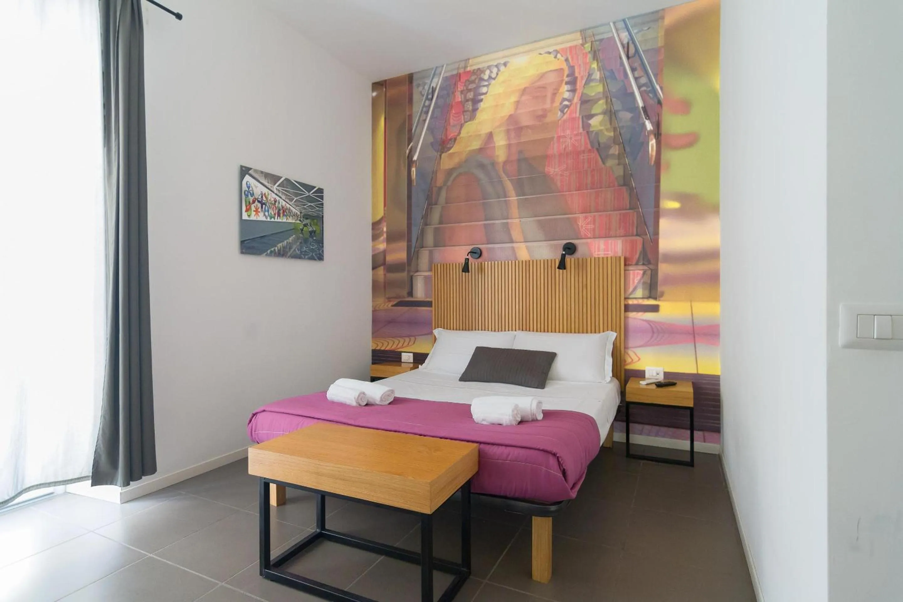 Photo of the whole room, Bed in Maison du La Metro