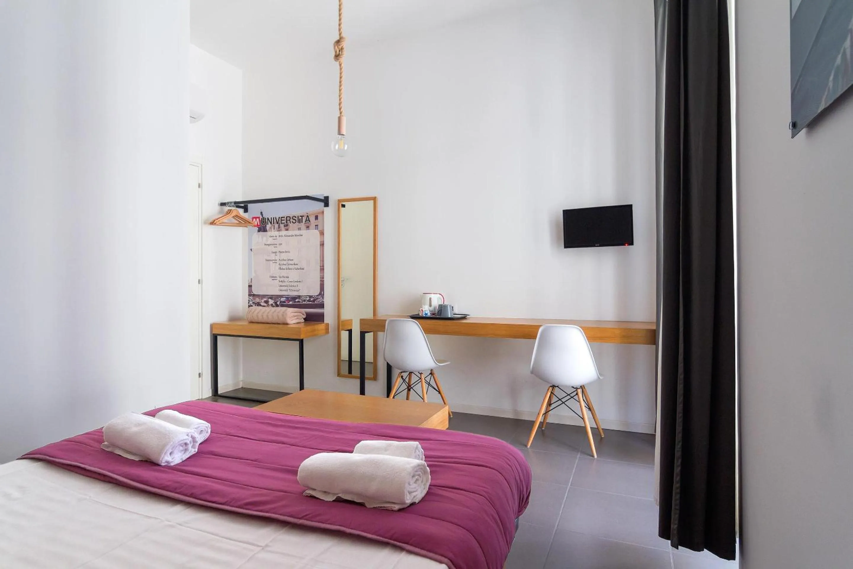 Photo of the whole room, Bed in Maison du La Metro