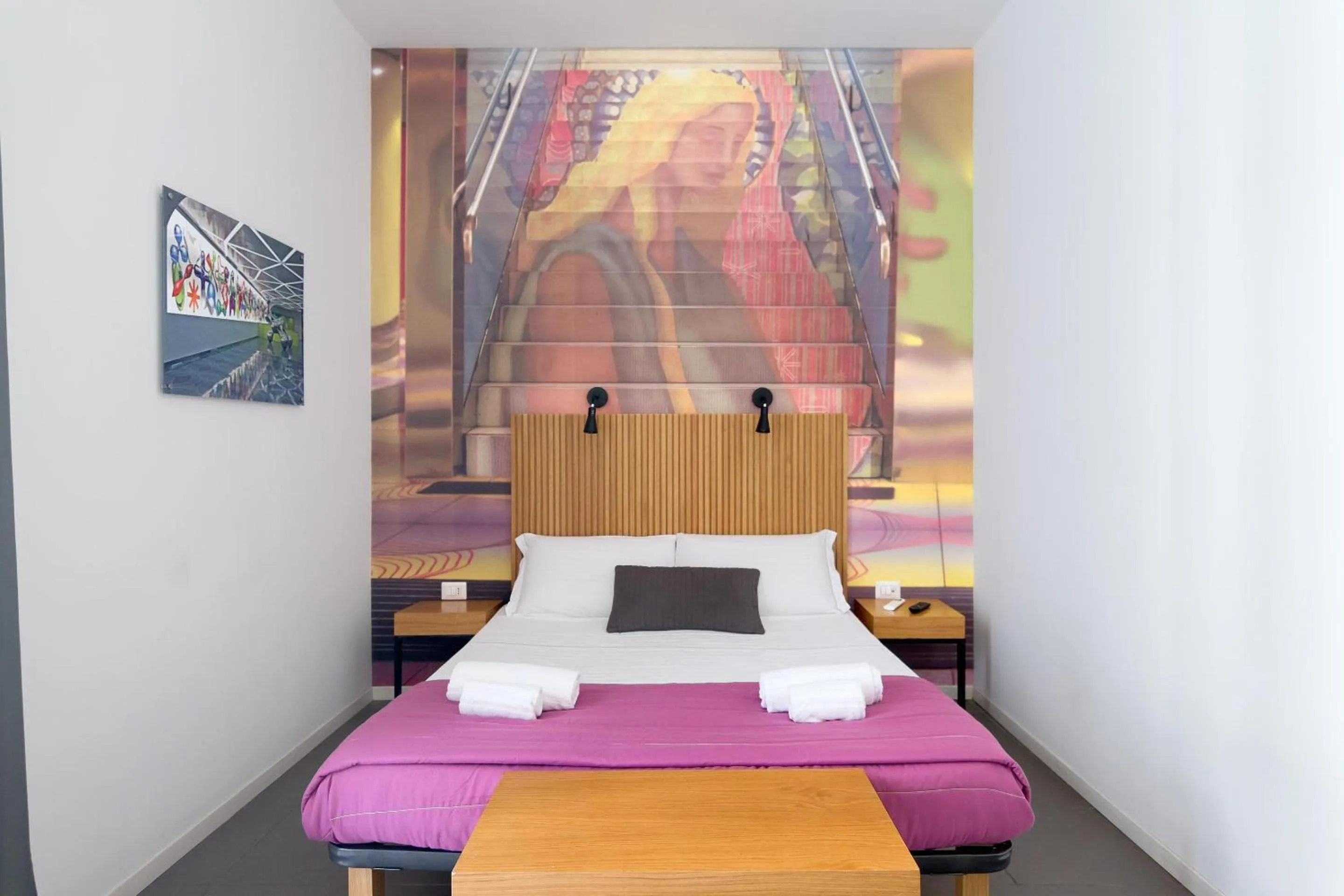 Photo of the whole room, Bed in Maison du La Metro