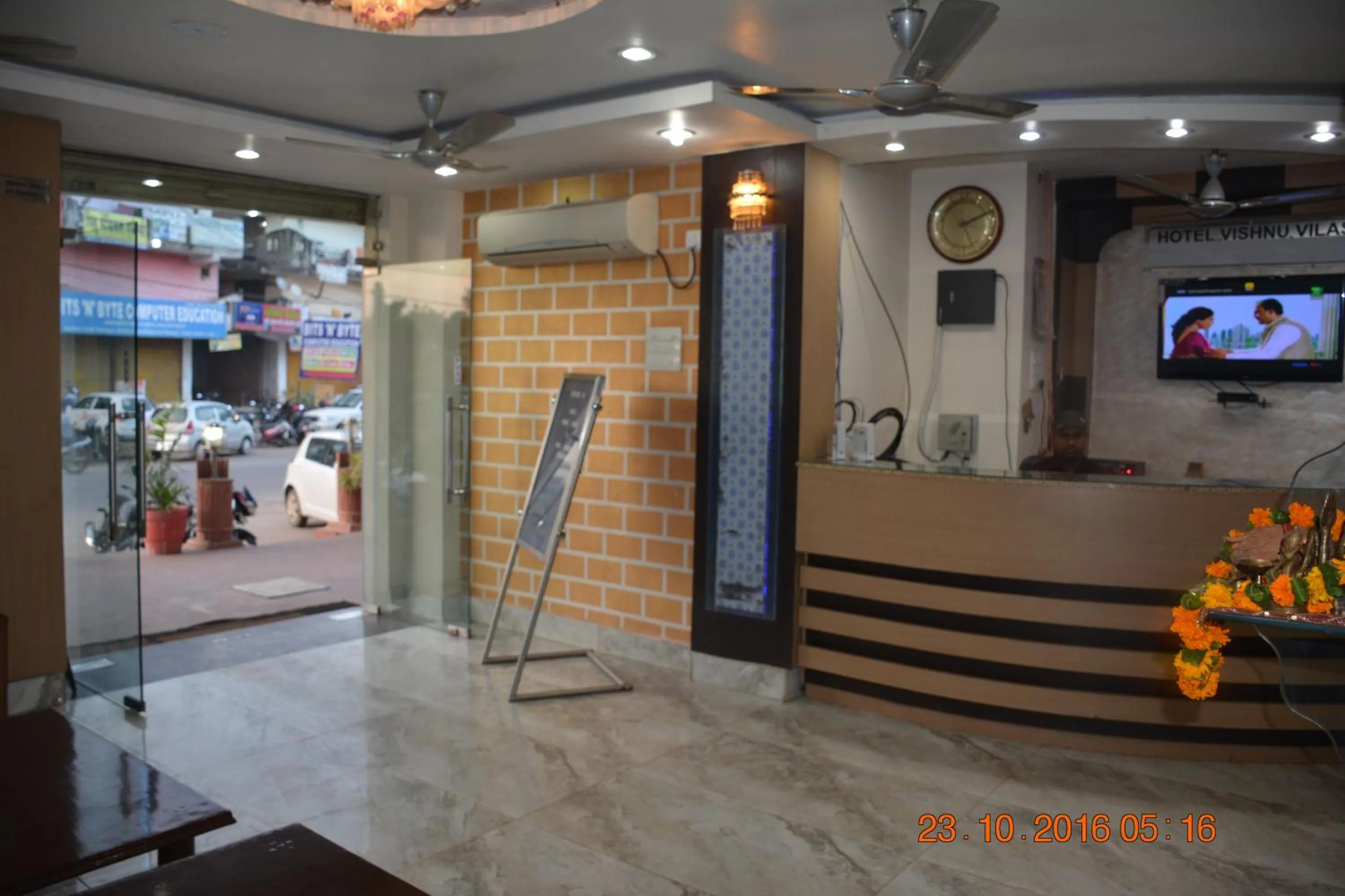 Lobby or reception in Hotel Vishnu Vilas