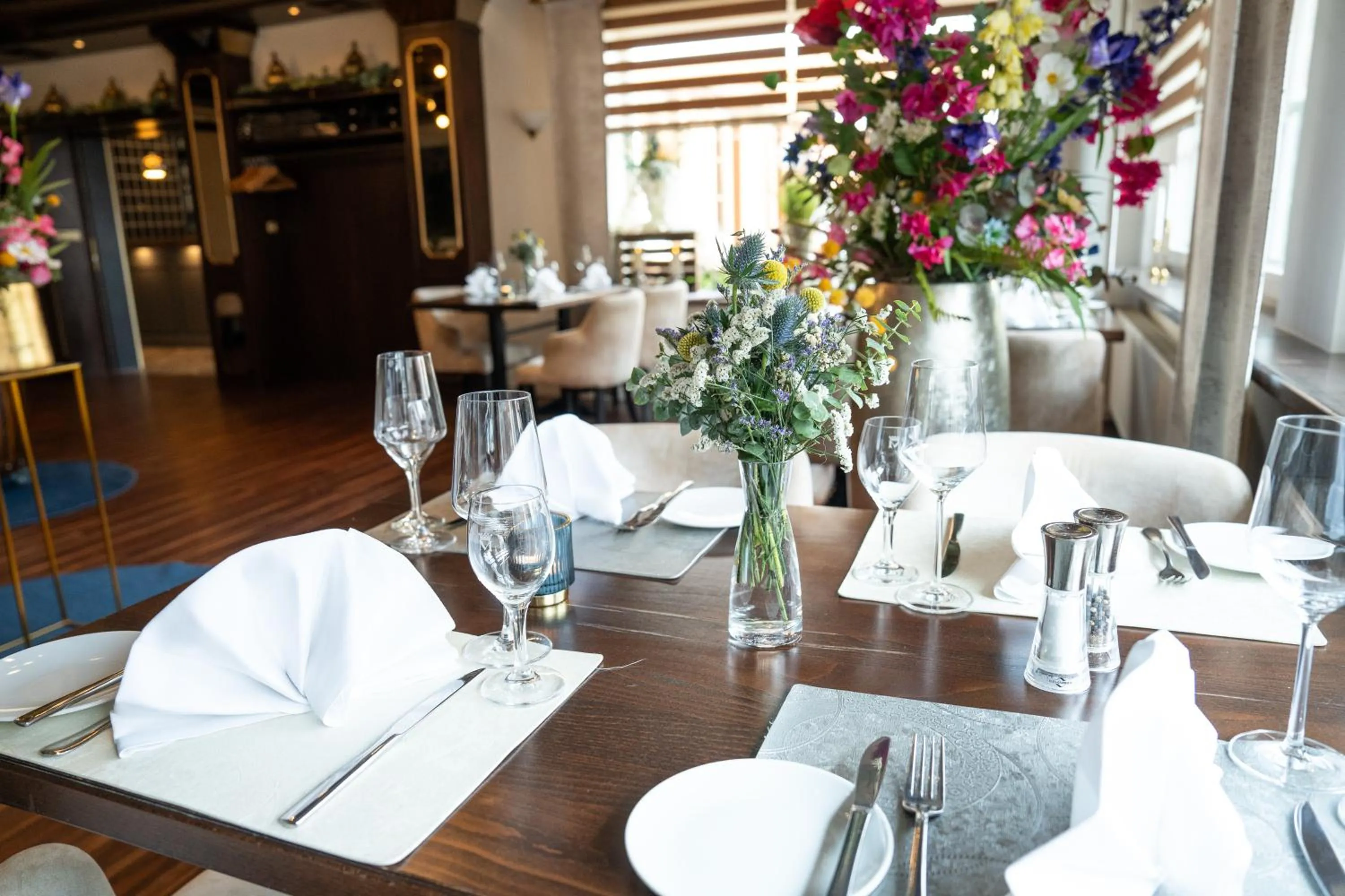 Restaurant/places to eat in Hotel zur Post - Economy Rooms