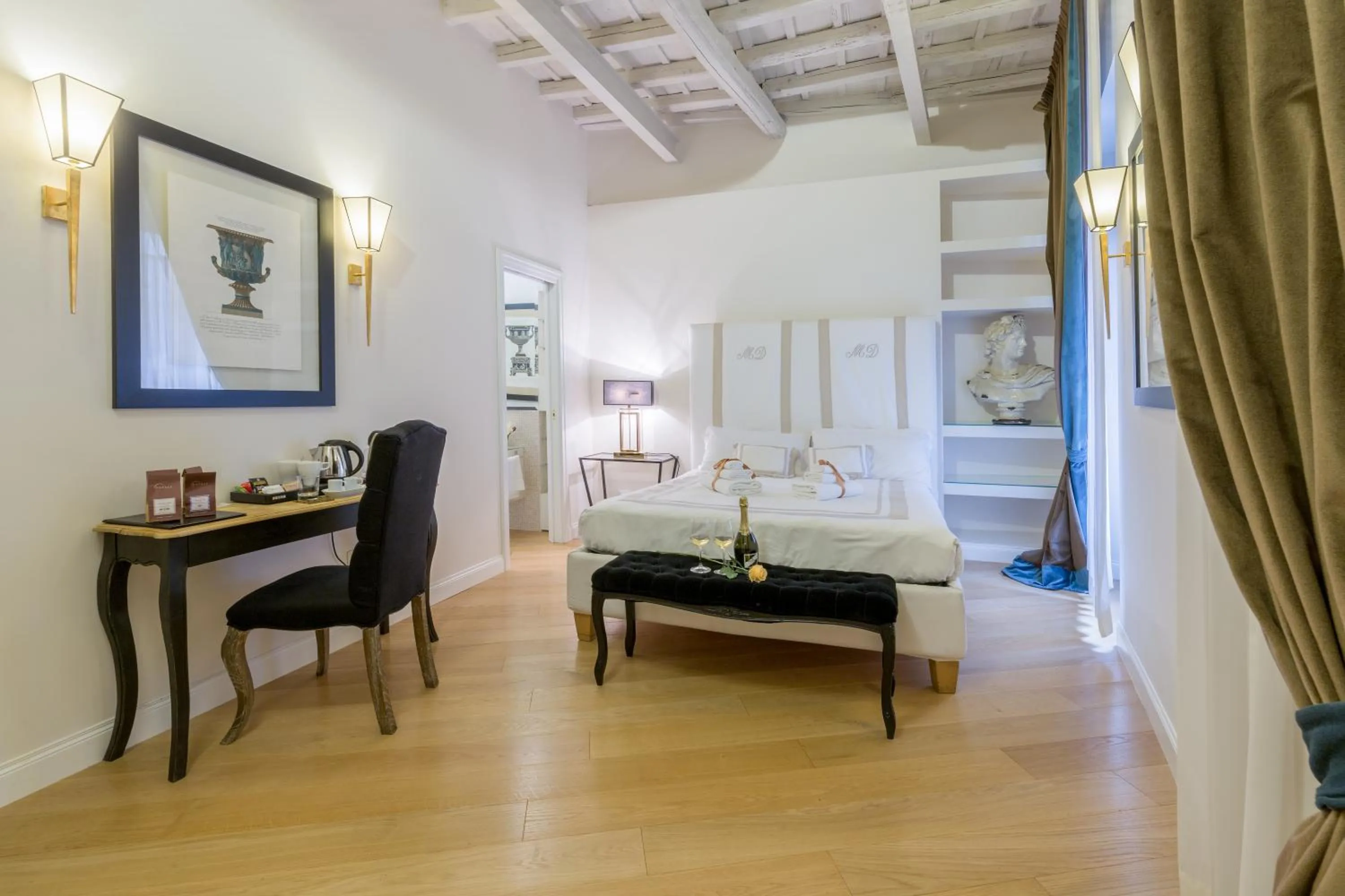 Photo of the whole room, Bed in StarHome Pantheon