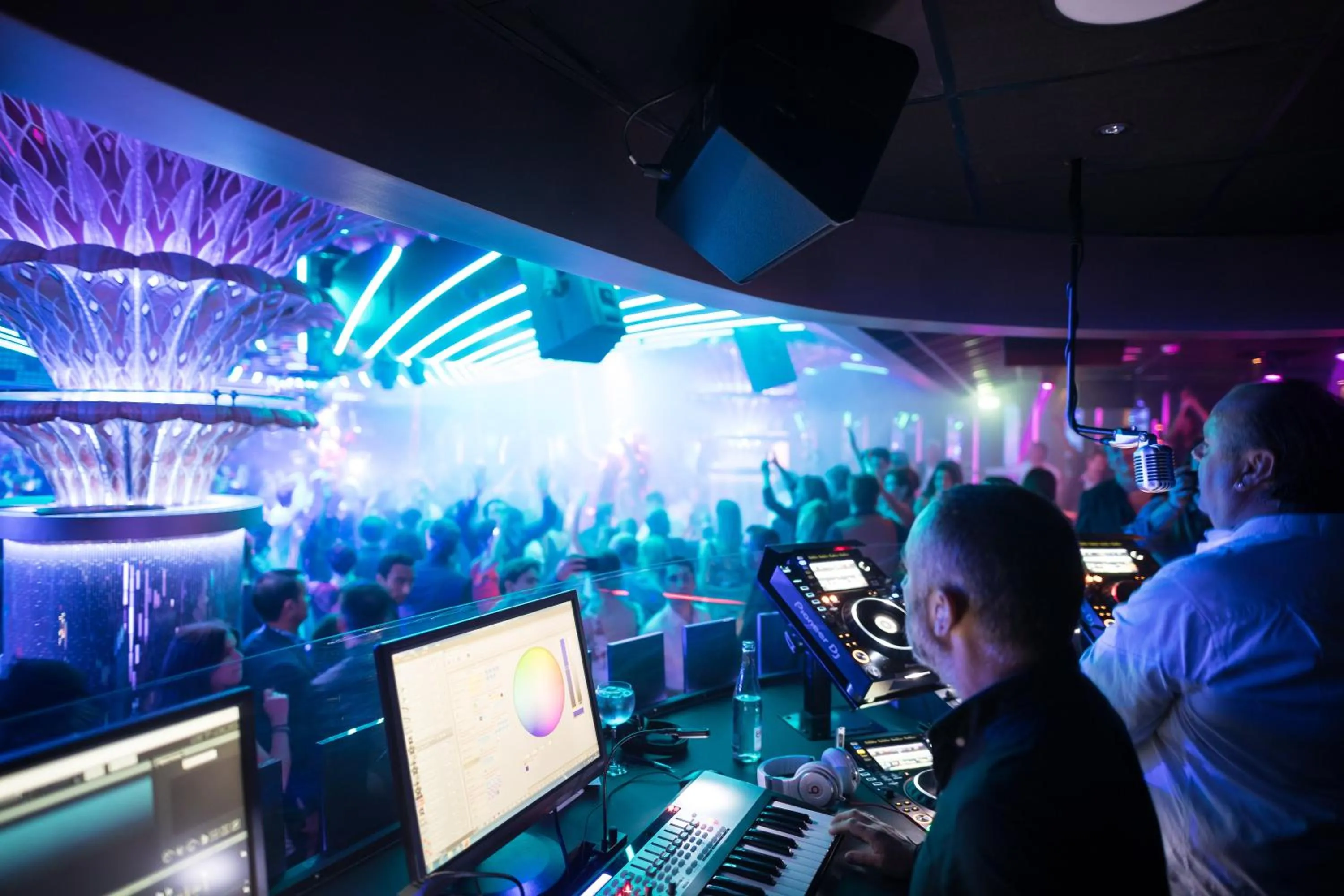 Nightclub / DJ in Hotel Byblos Saint-Tropez