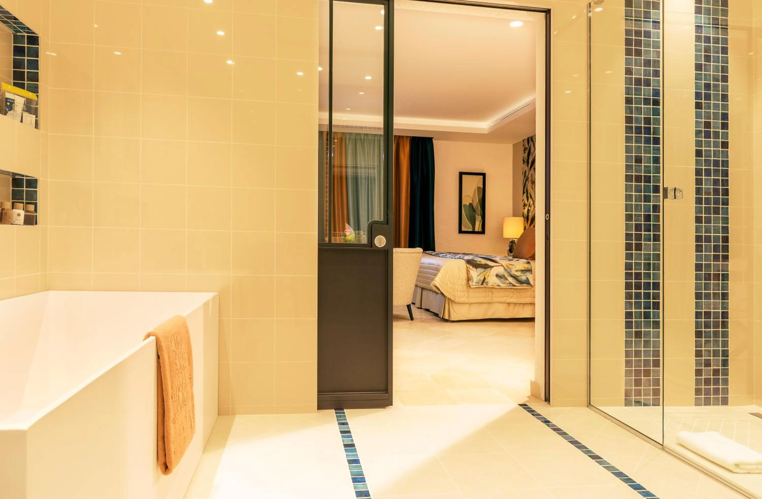 Bathroom, Bed in Hotel Byblos Saint-Tropez