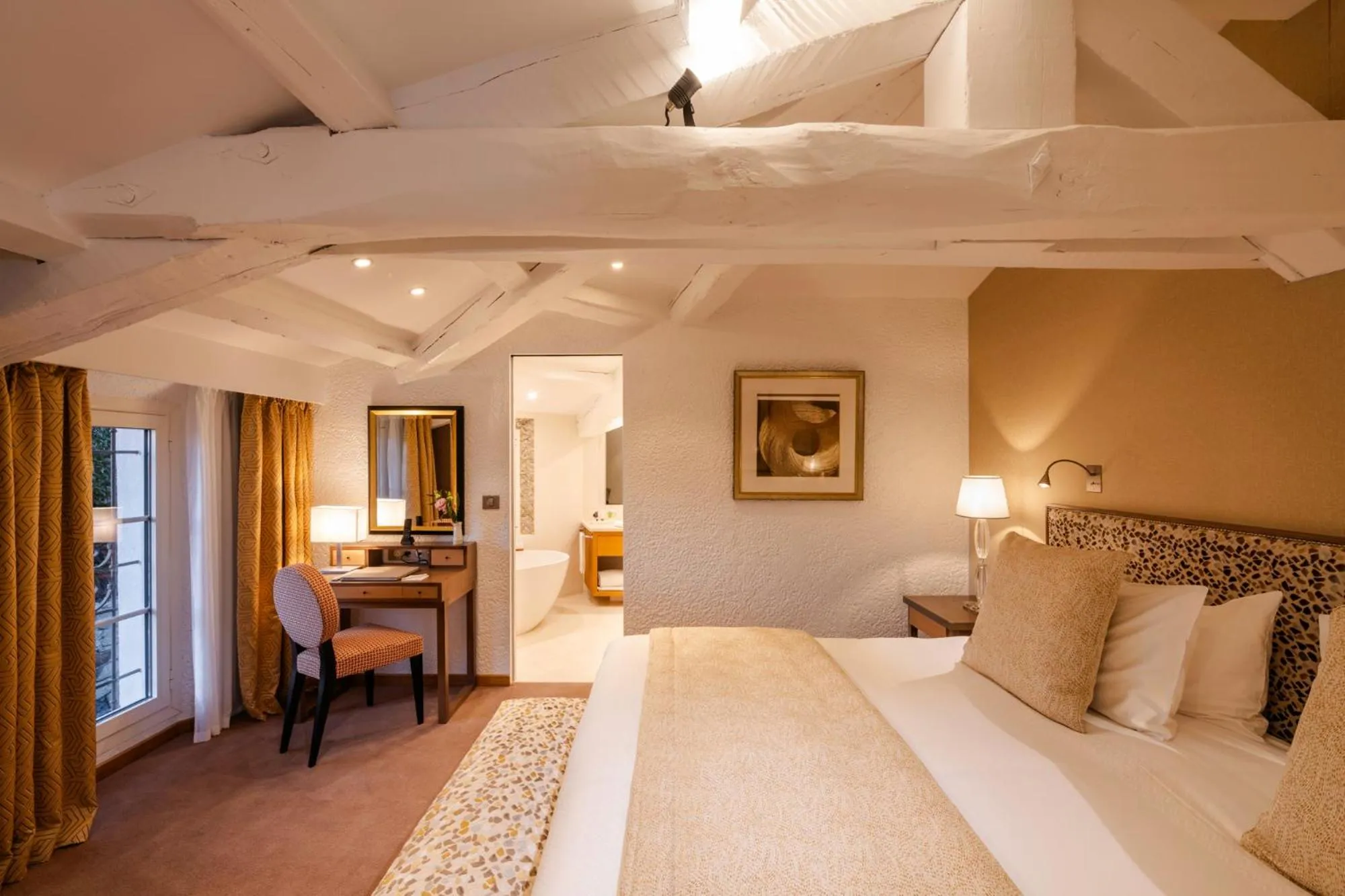 Bedroom, Bed in Hotel Byblos Saint-Tropez