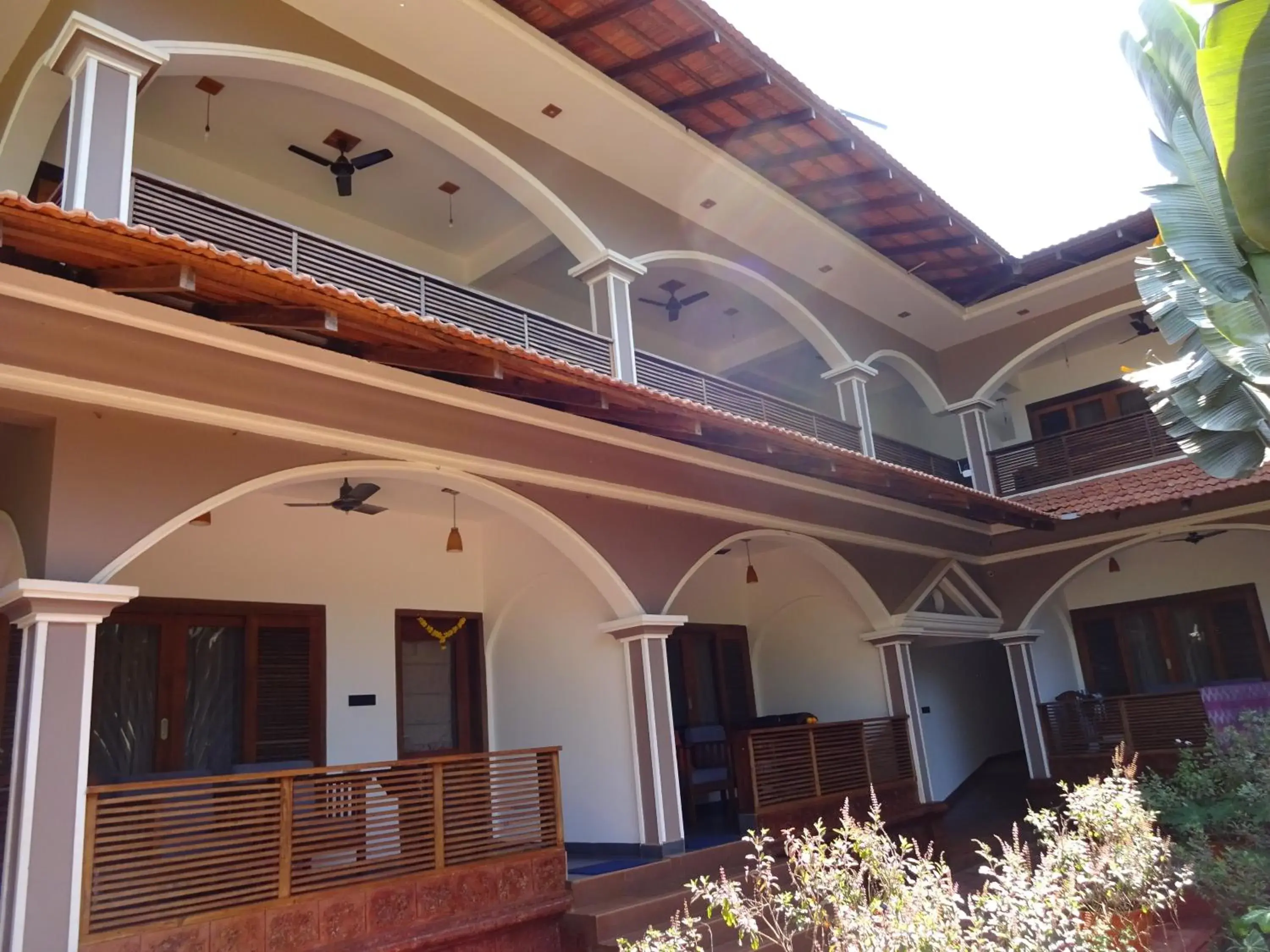 Luxury Courtyard Room in Dunhill Beach Resort Luxury Courtyard Room in Dunhill Beach Resort