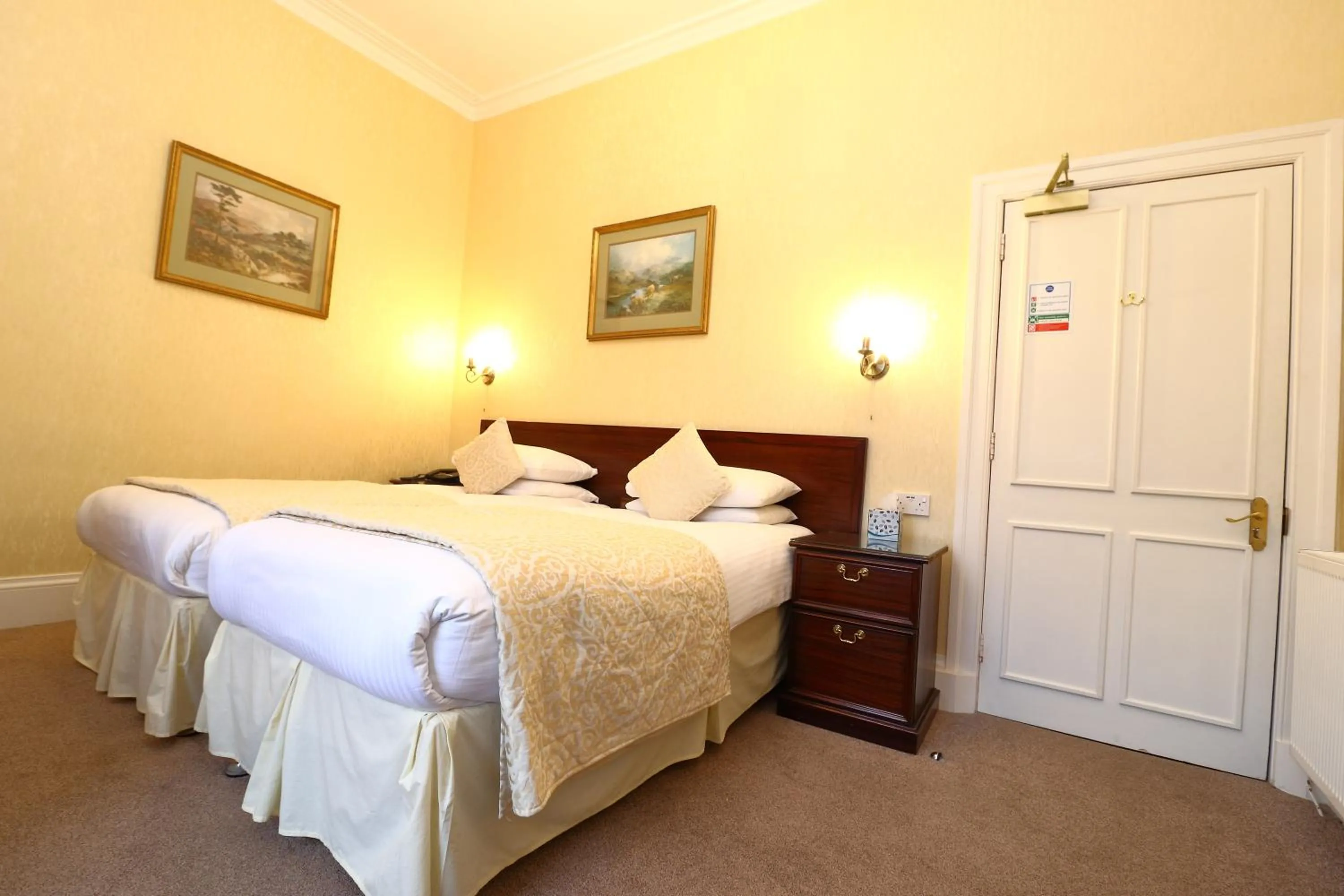 Bedroom, Bed in Westlands of Pitlochry