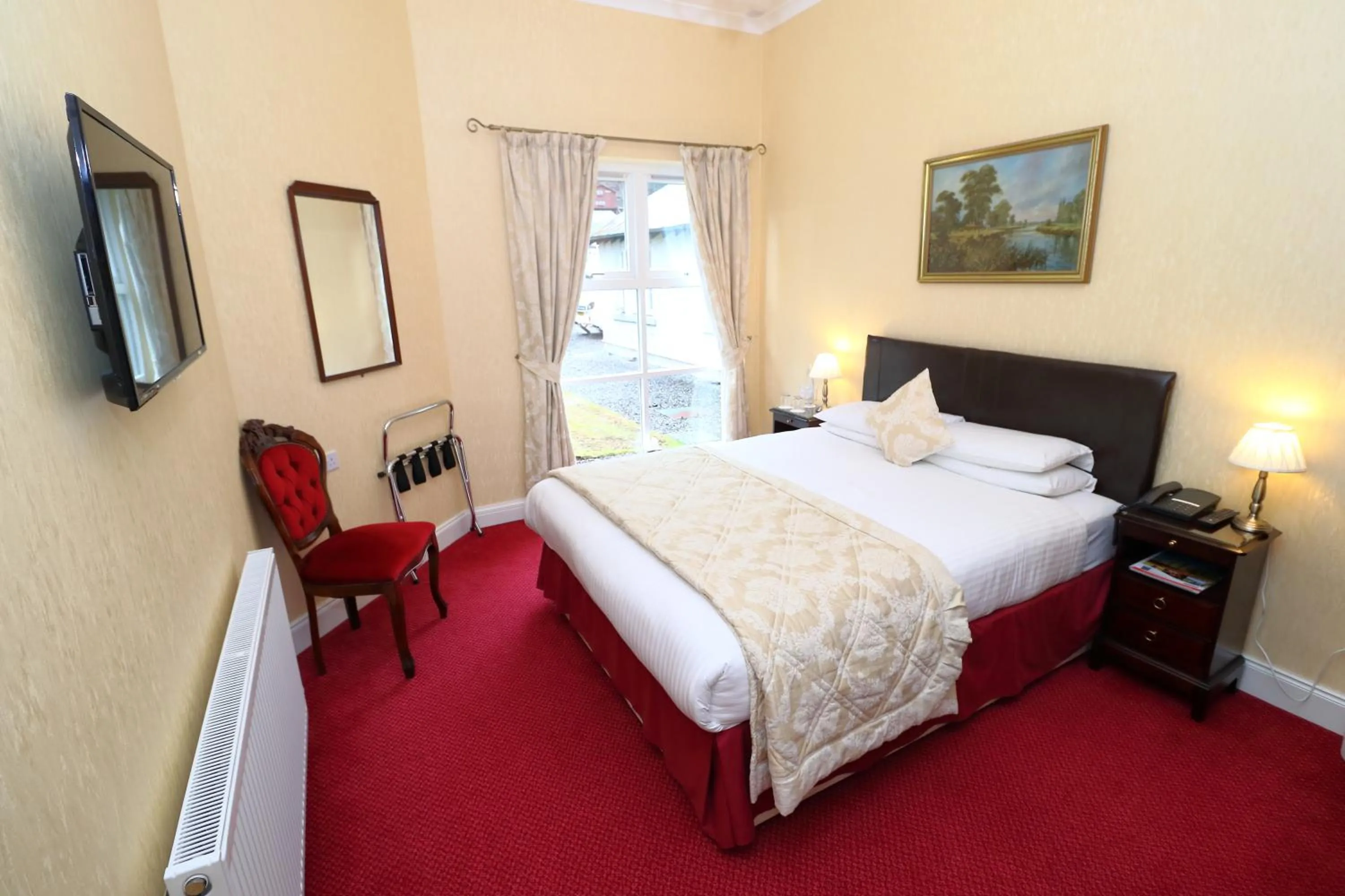 Photo of the whole room, Bed in Westlands of Pitlochry