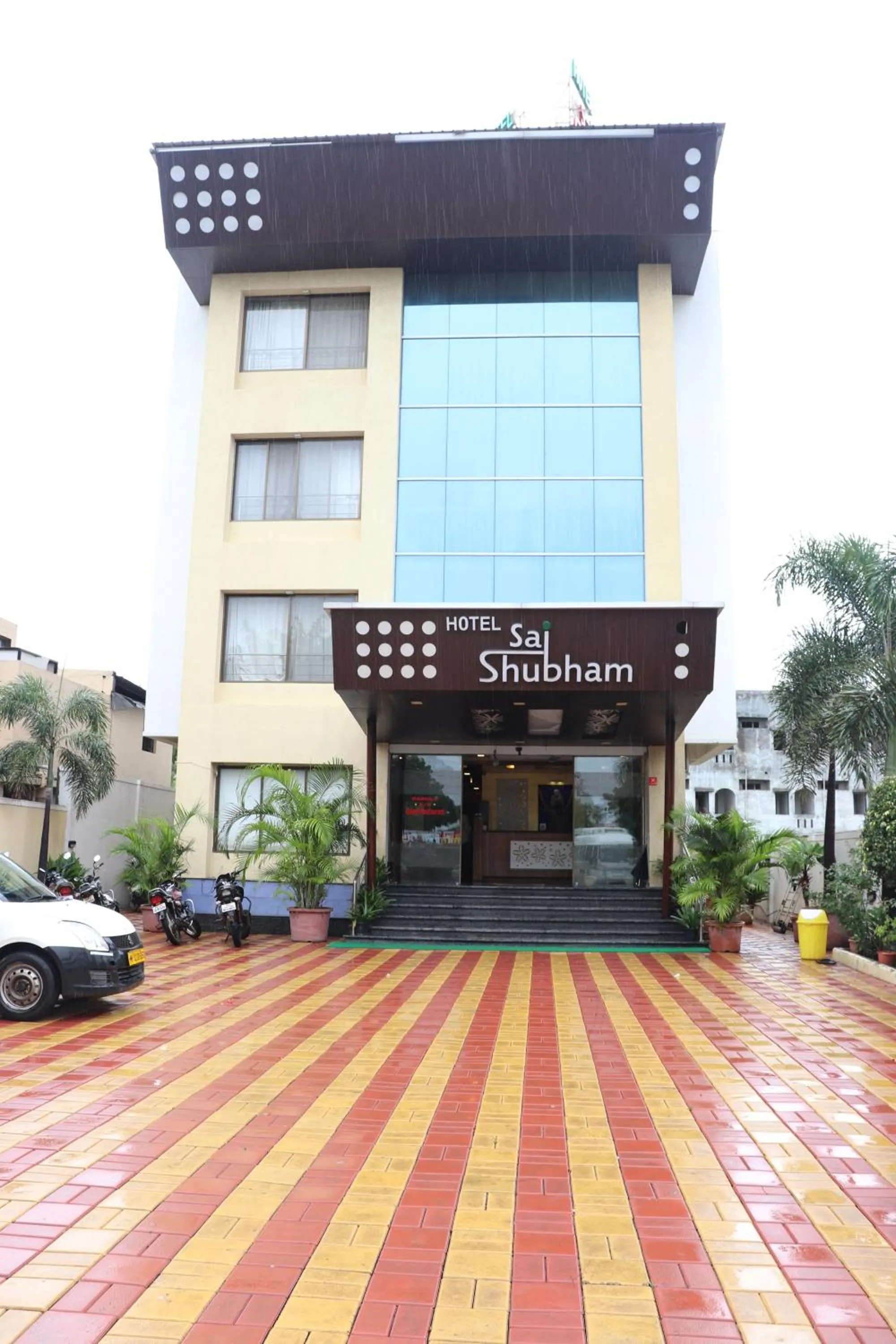 Property building in Hotel Sai Shubham