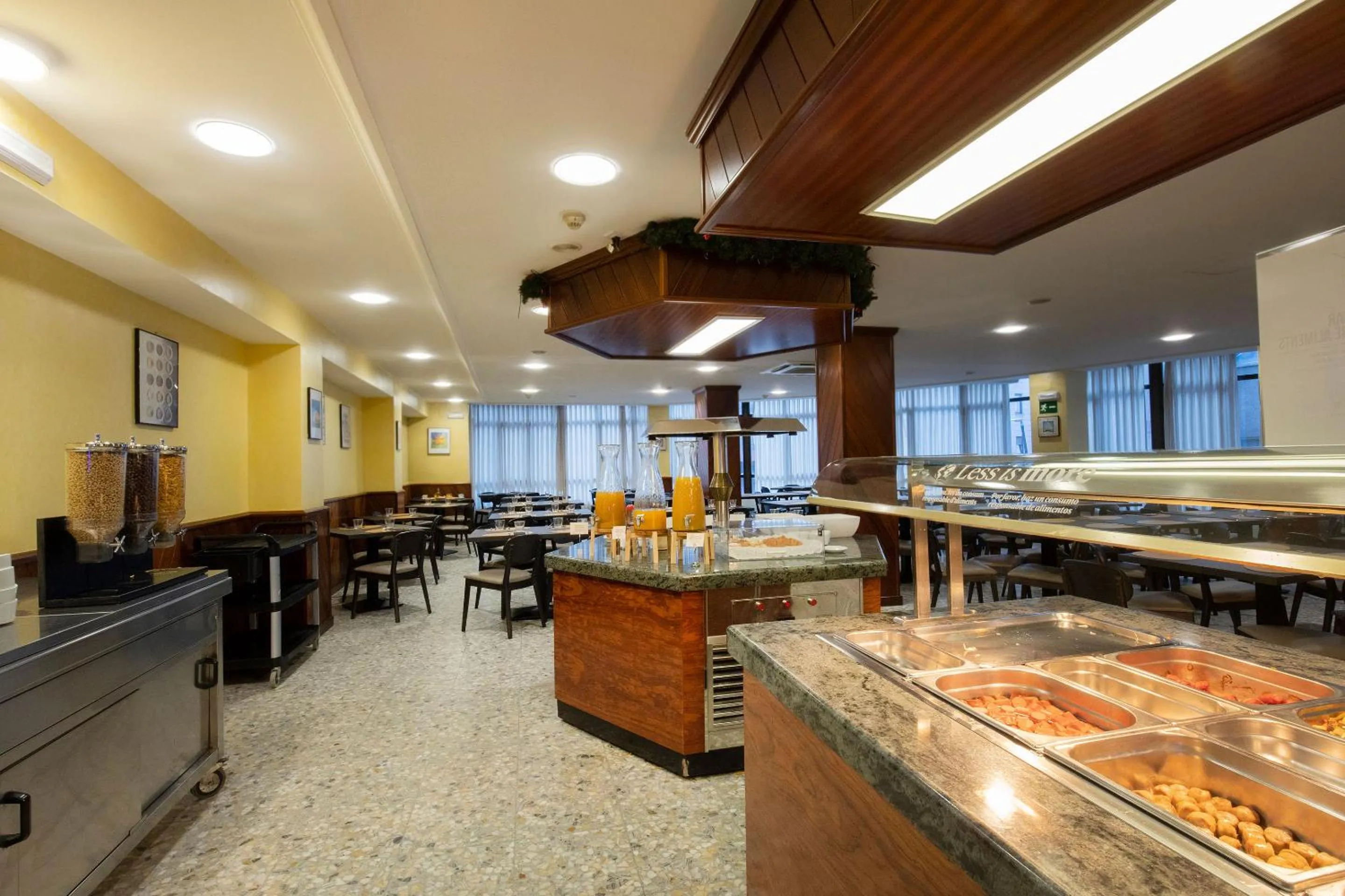 Buffet breakfast in Hotel Cervol by Nexta