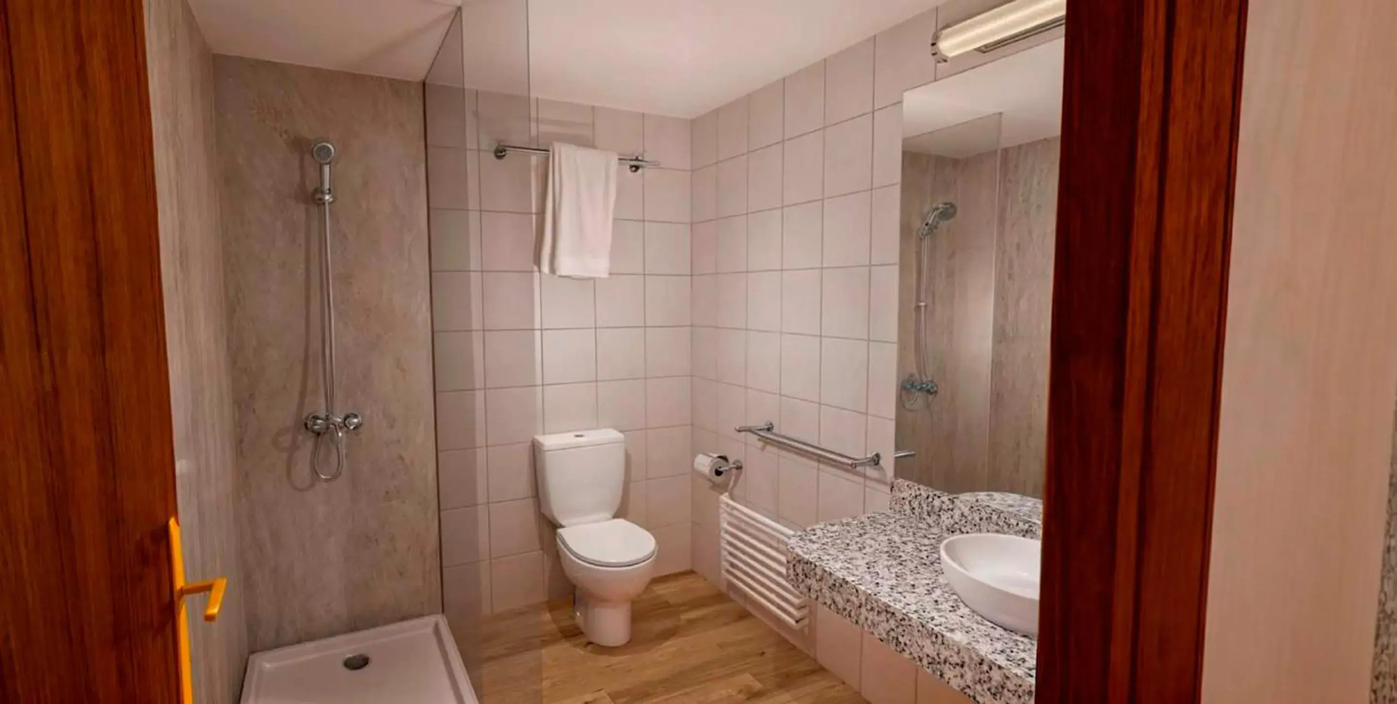 Superior Triple Room in Hotel Cervol by Nexta Superior Triple Room in Hotel Cervol by Nexta