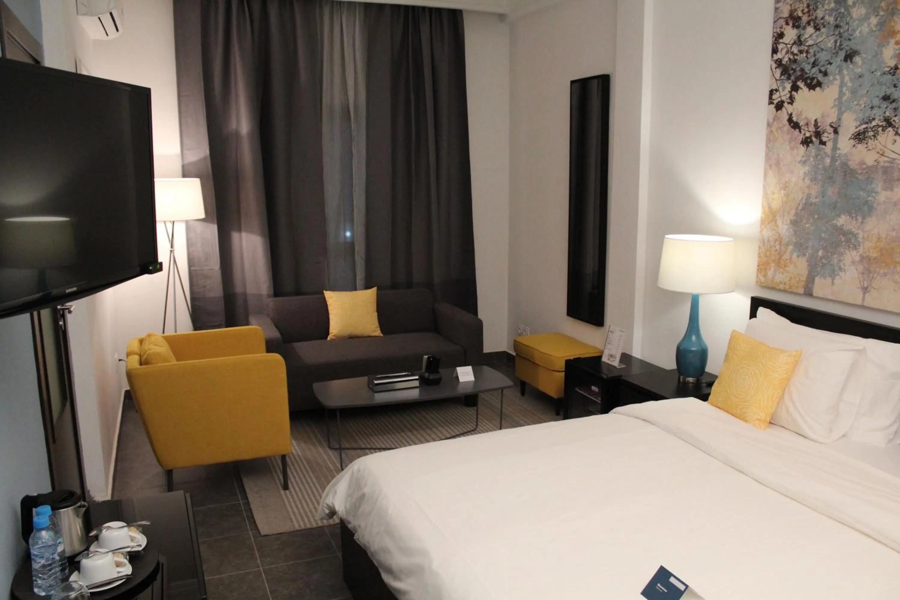 Photo of the whole room in Hôtel Semiramis City Center