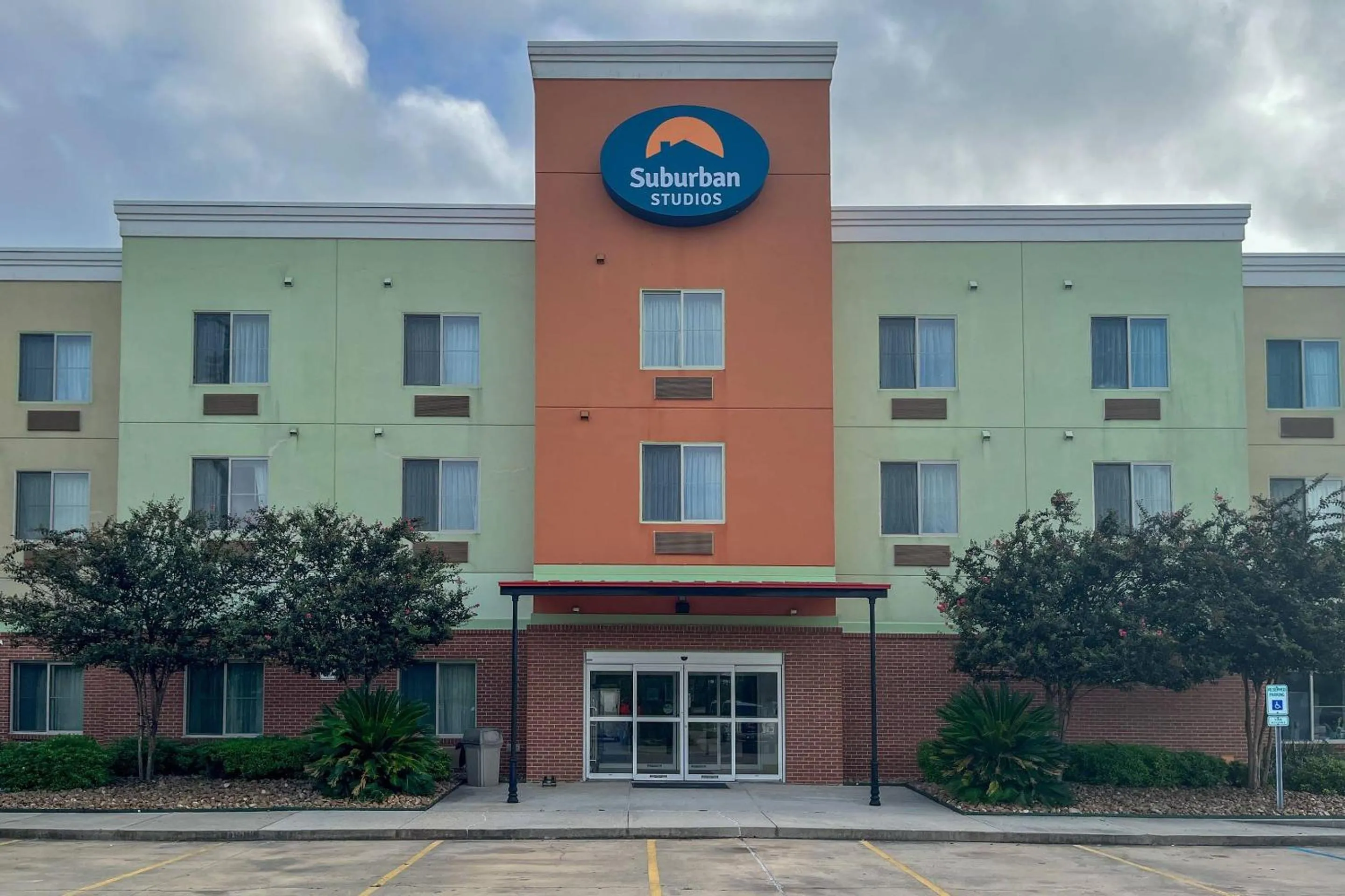 Property building in Suburban Studios Donaldsonville - Gonzales