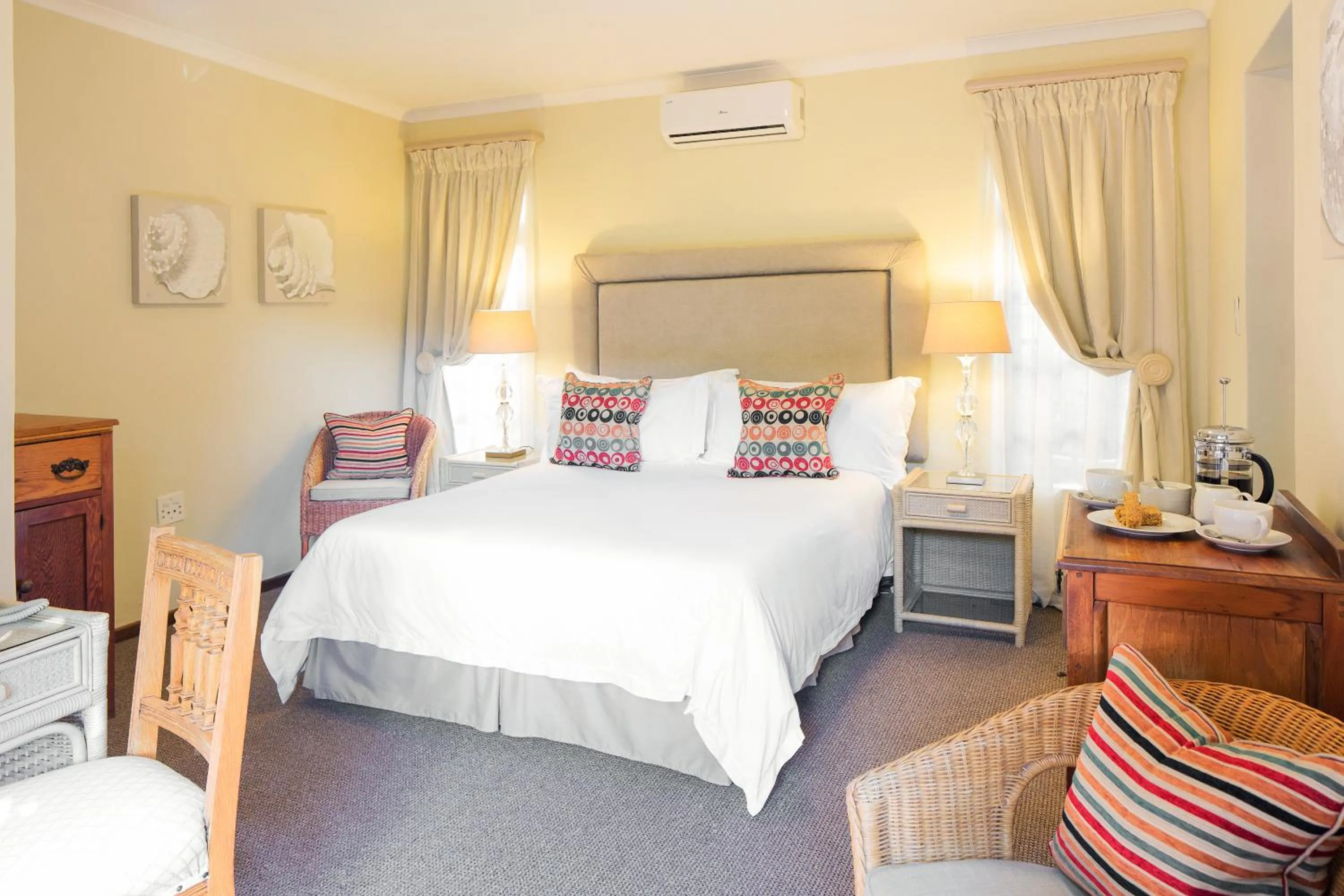 Photo of the whole room, Bed in Kingfisher GuestHouse