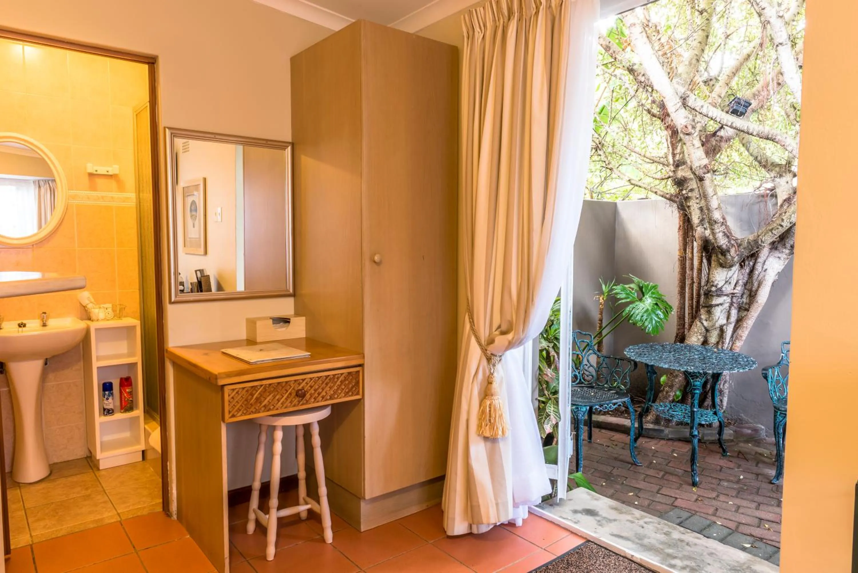 Balcony/Terrace in Kingfisher GuestHouse