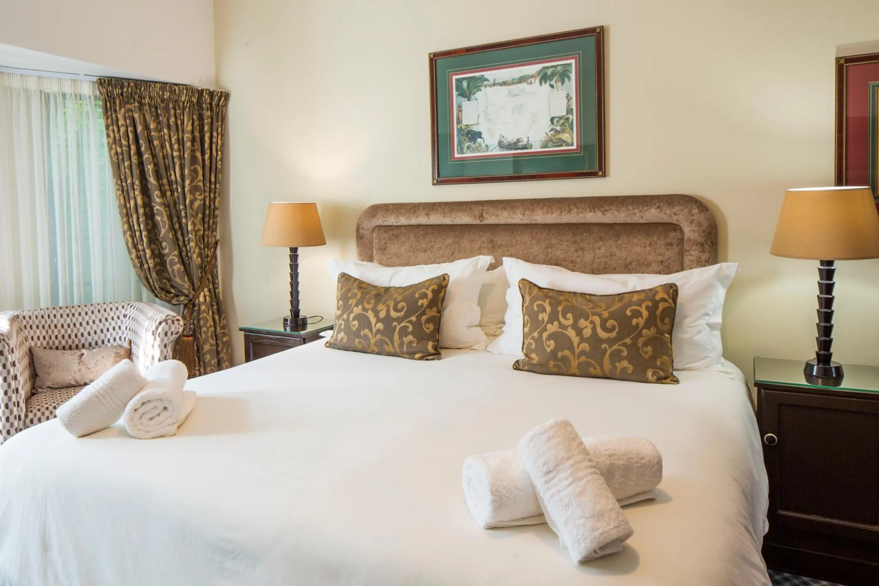 Bedroom, Bed in Kingfisher GuestHouse