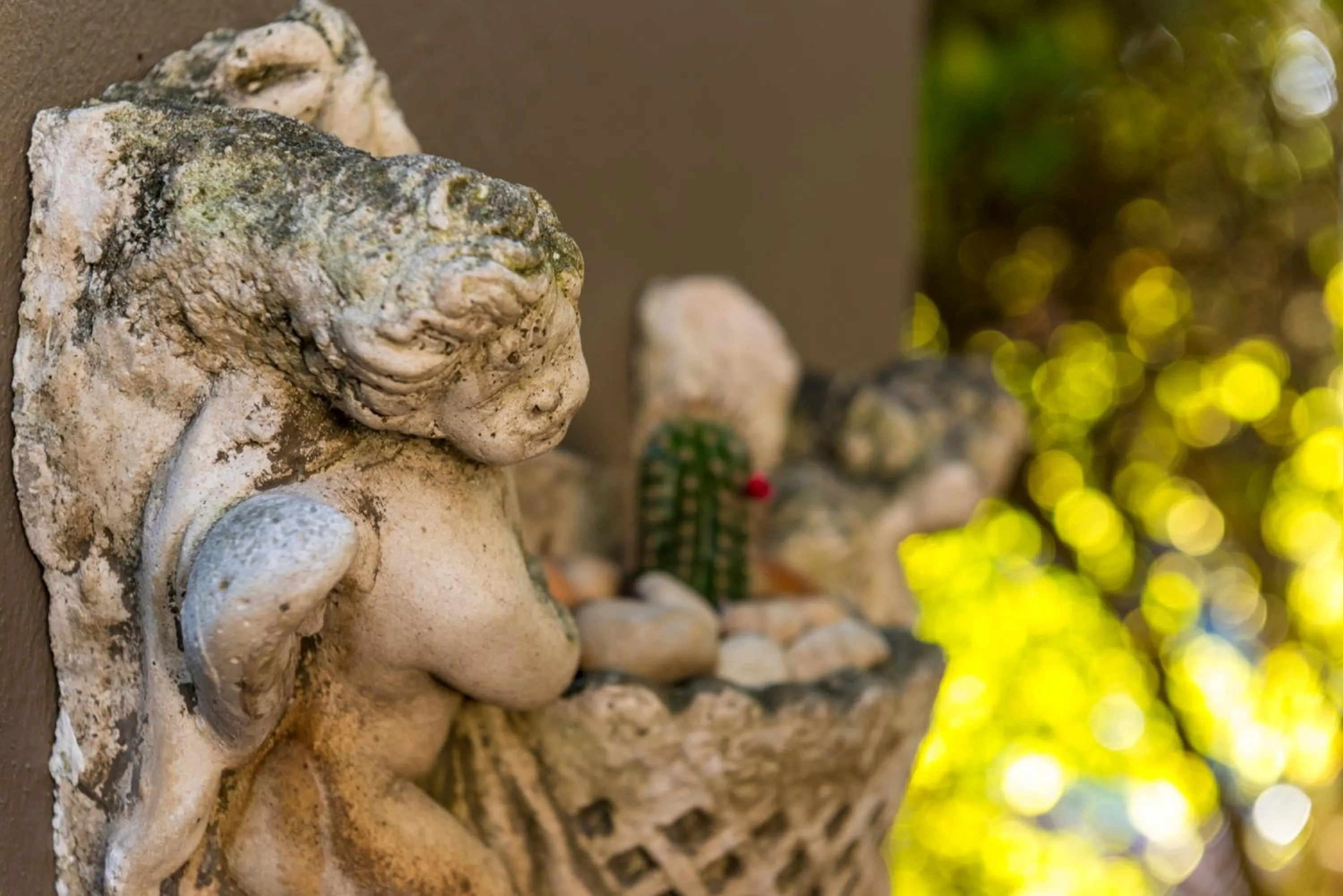 Decorative detail in Kingfisher GuestHouse