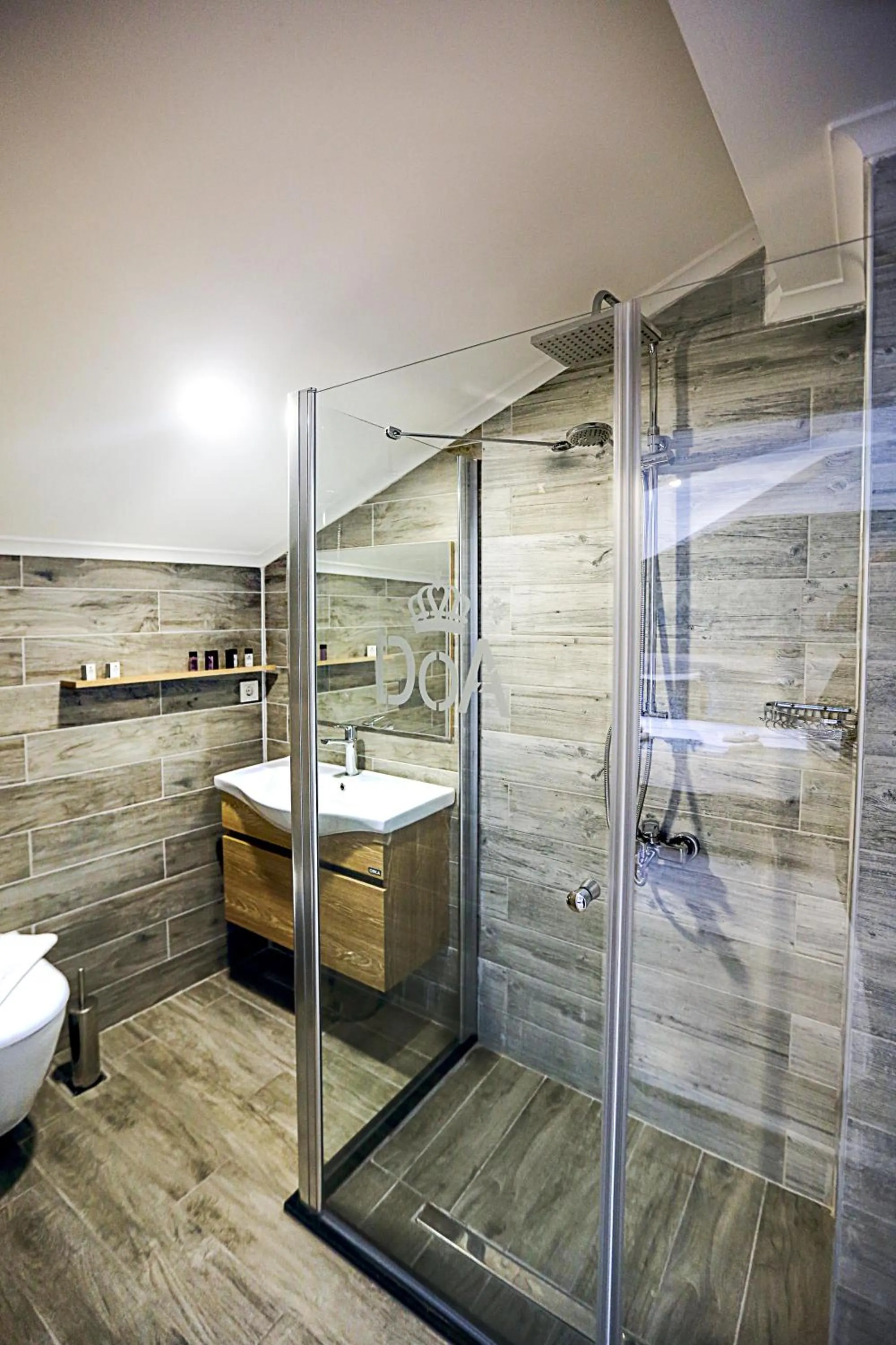 Bathroom in Doa Suite Hotel