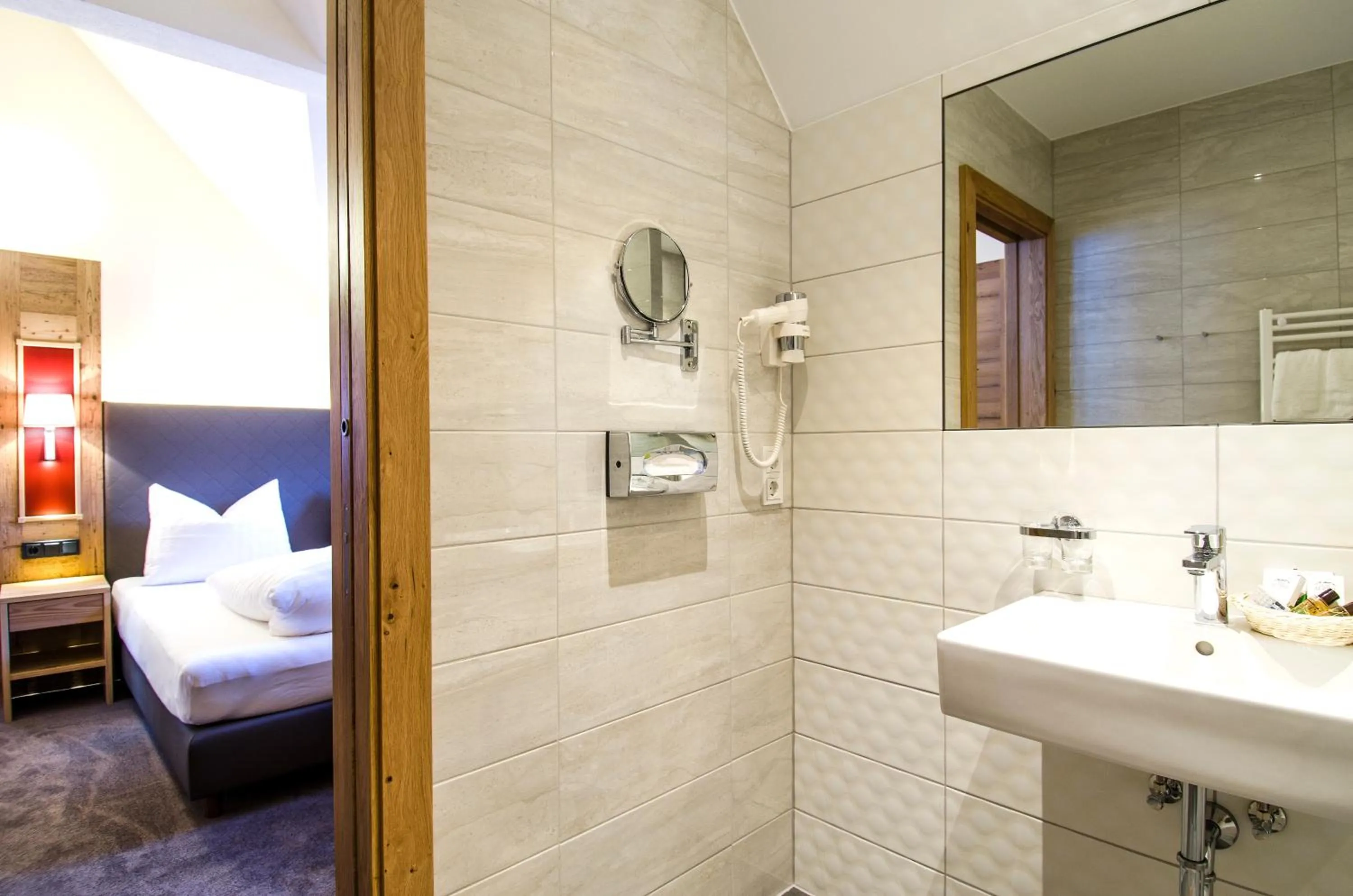 Bathroom, Bed in Apart Forum