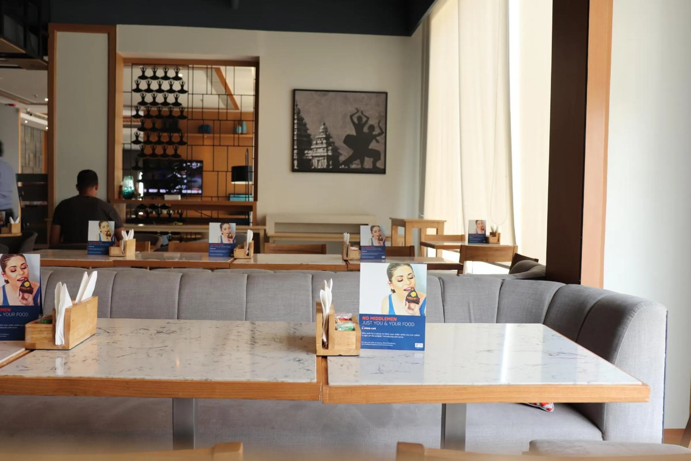 Restaurant/places to eat in Holiday Inn Express Chennai OMR Thoraipakkam by IHG