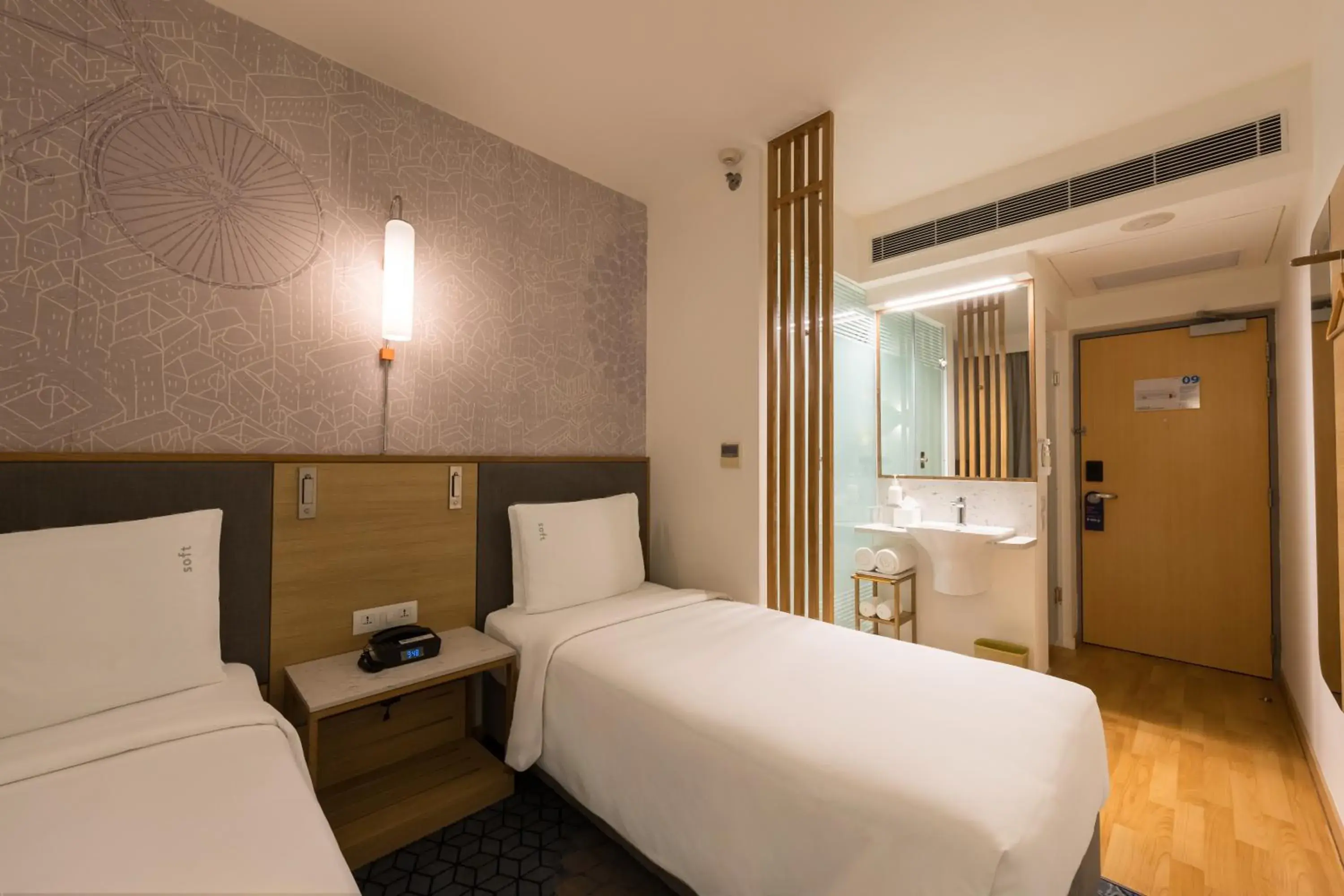 Standard Room with Two Single Beds in Holiday Inn Express Chennai OMR Thoraipakkam by IHG Standard Room with Two Single Beds in Holiday Inn Express Chennai OMR Thoraipakkam by IHG