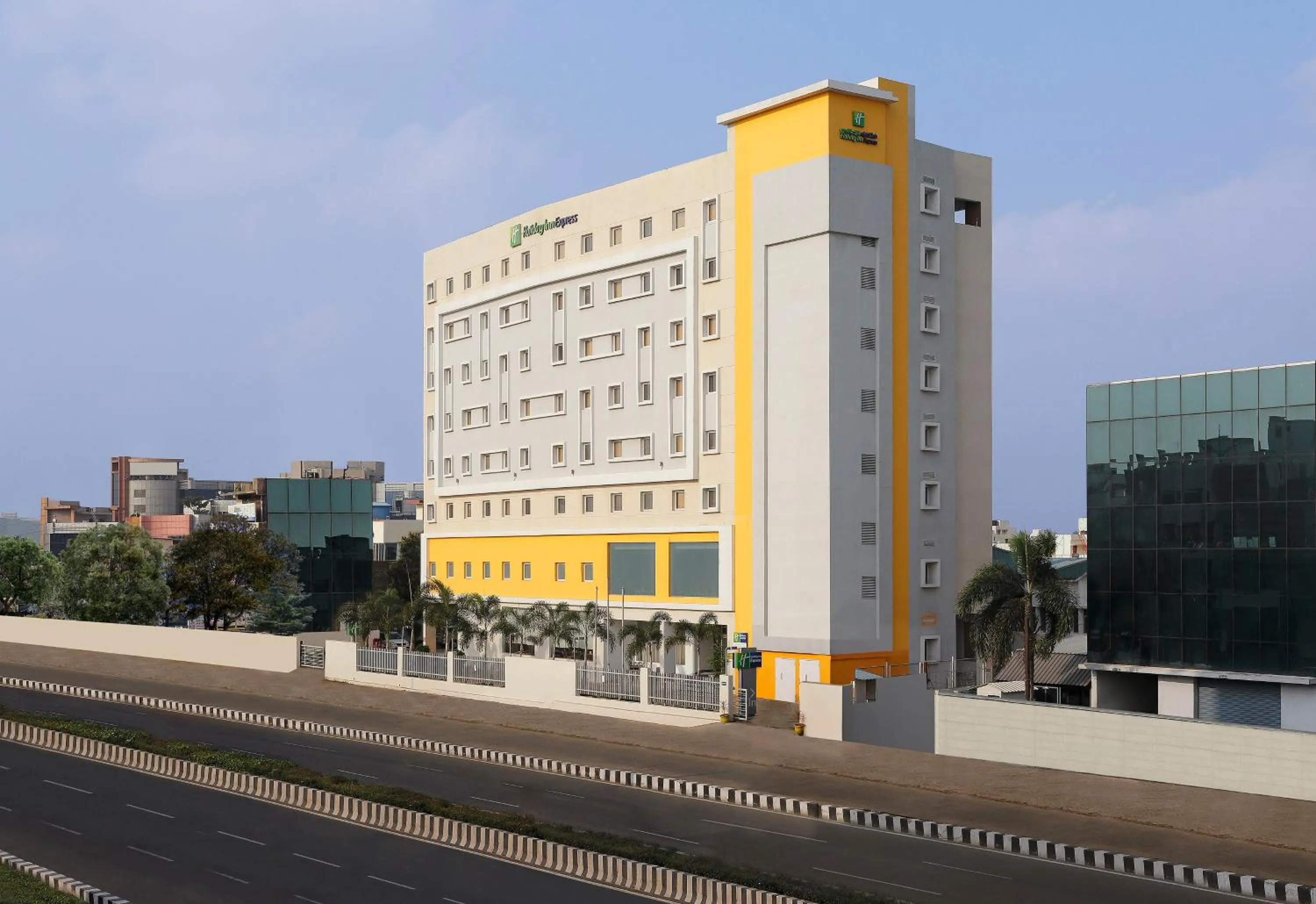 Property building in Holiday Inn Express Chennai OMR Thoraipakkam by IHG